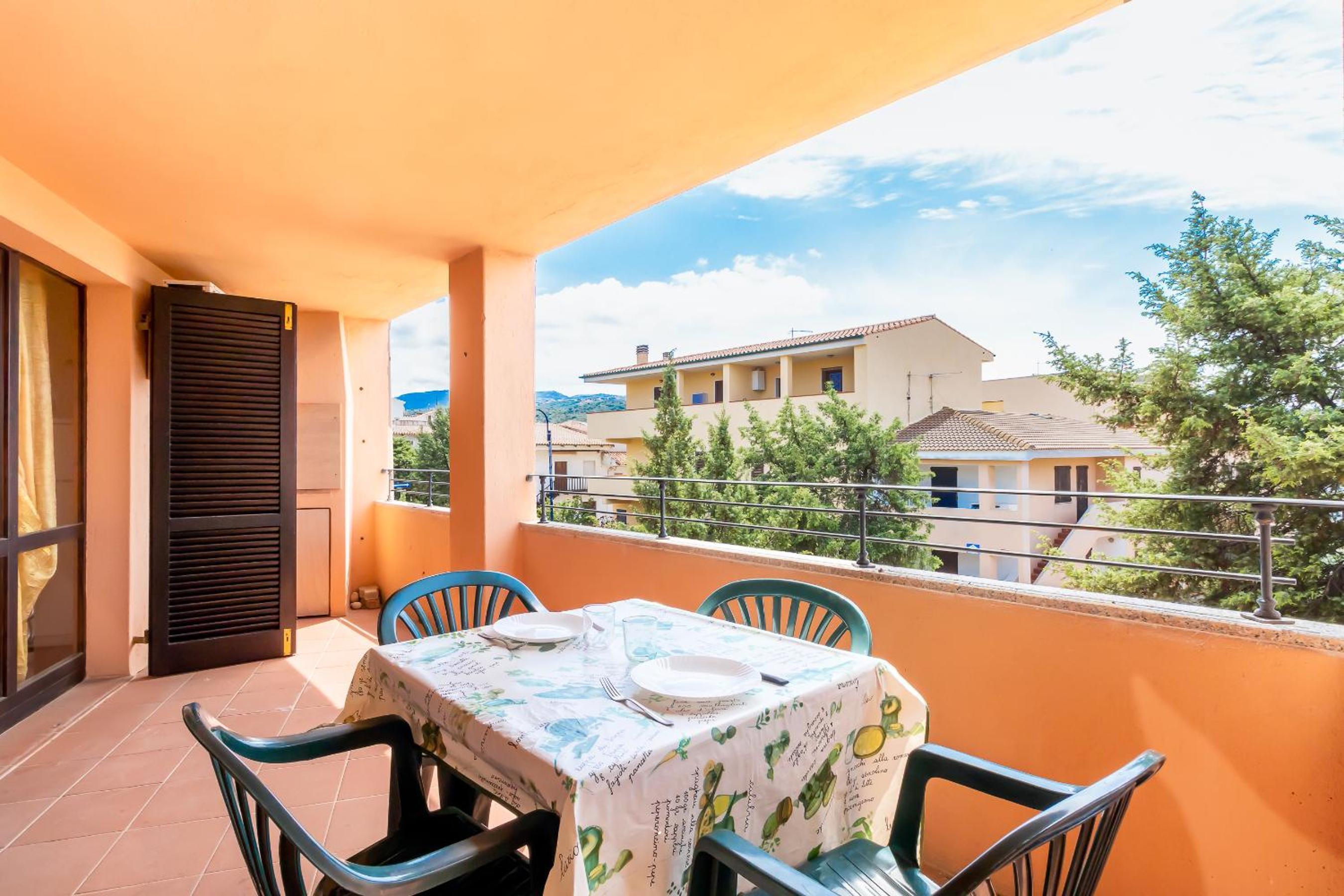 Veranda borgo Isola Rossa view 2