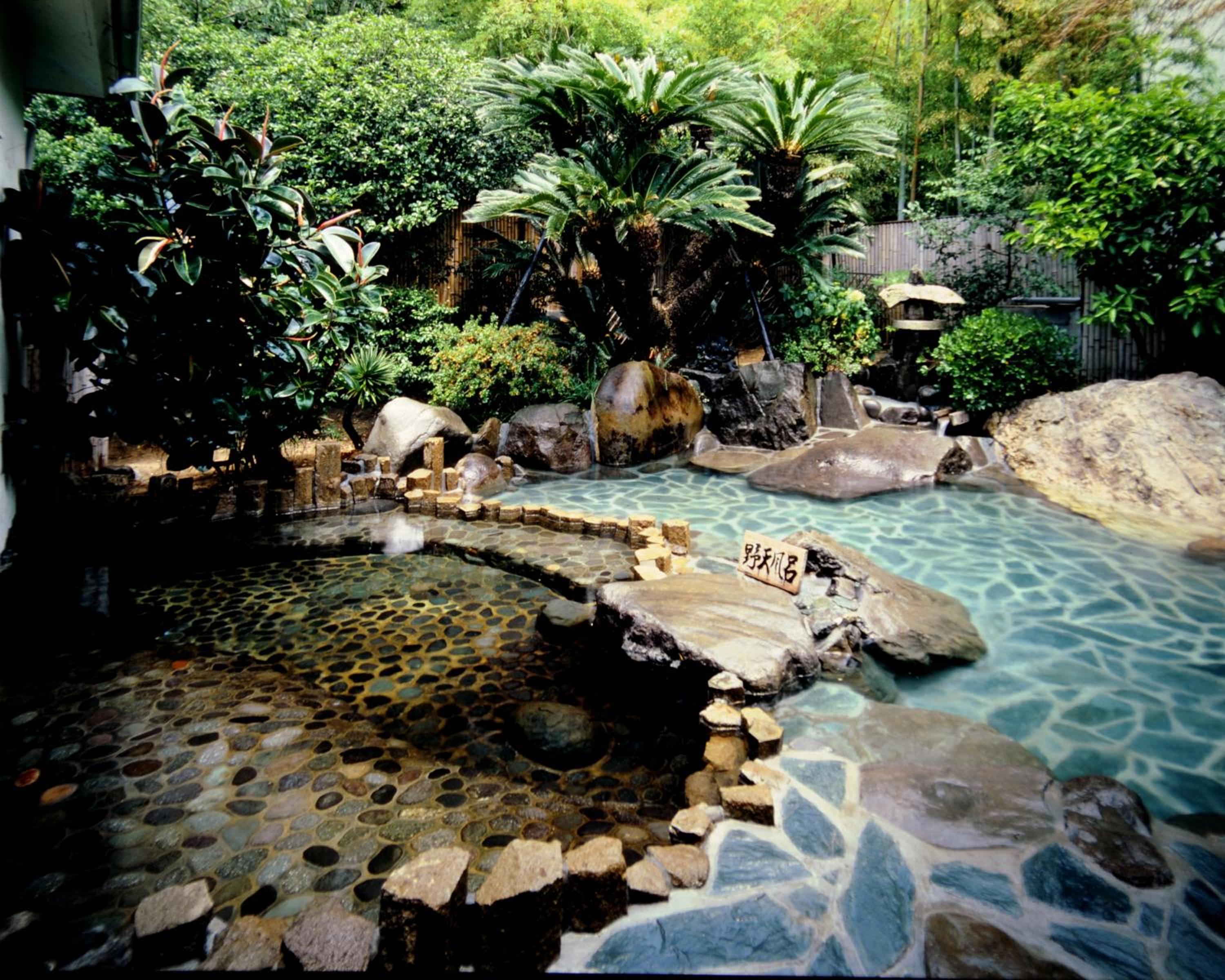 Sakahijiri gyokushoen