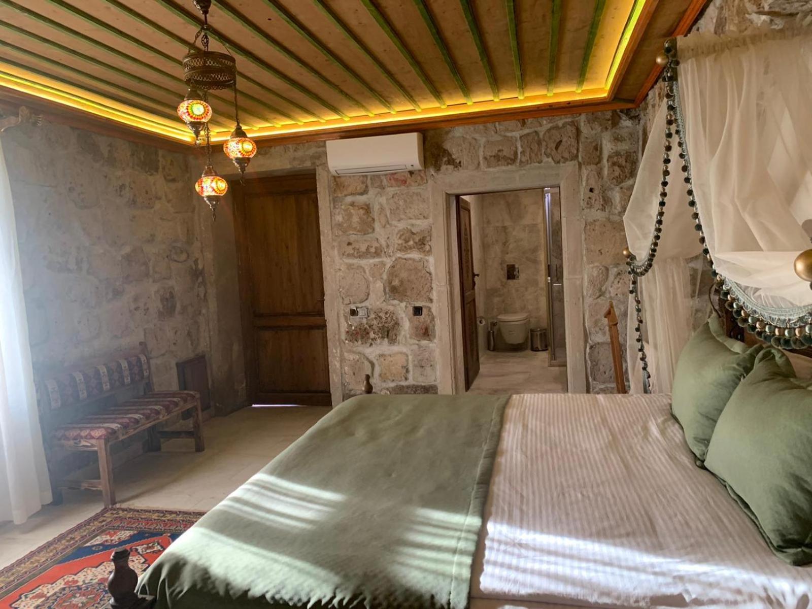 Walnut House Otel - Image 16