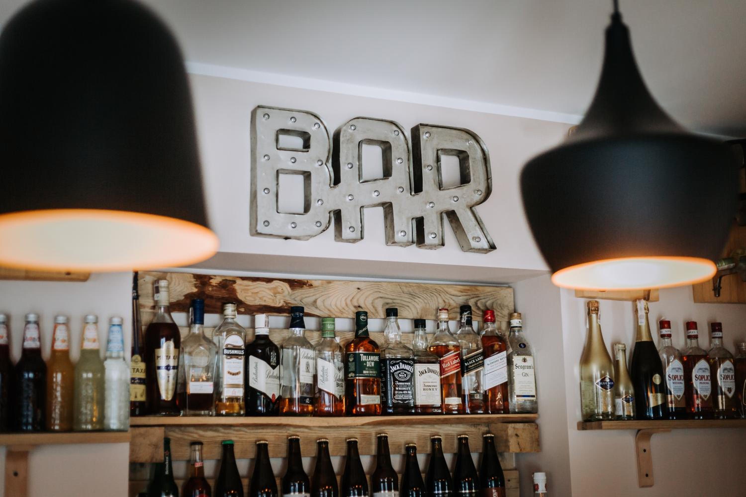 bar