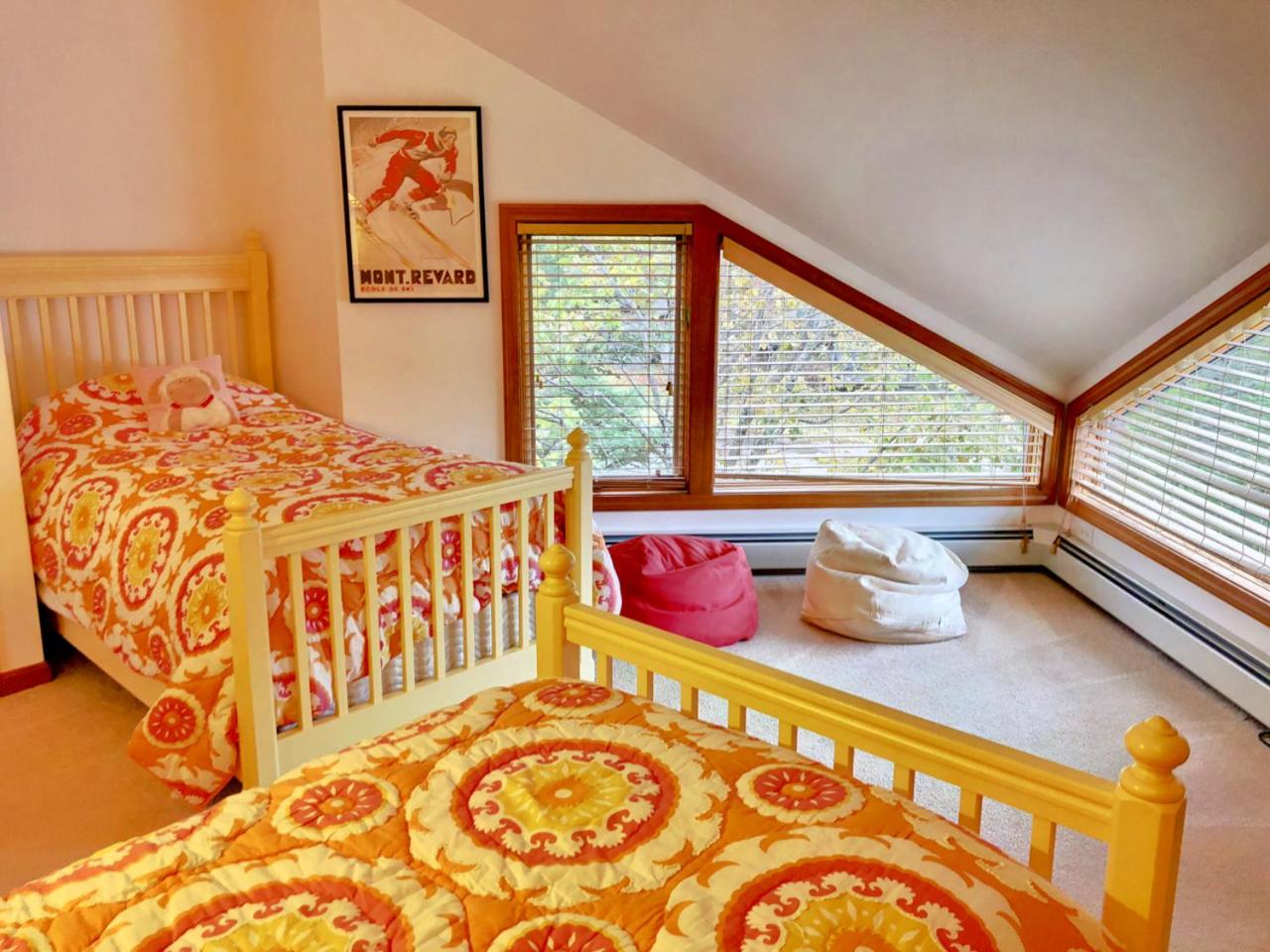 C3 Crawford Ridge Townhome with Mt Washington views - just a short walk from ski lodge and slopes view 2