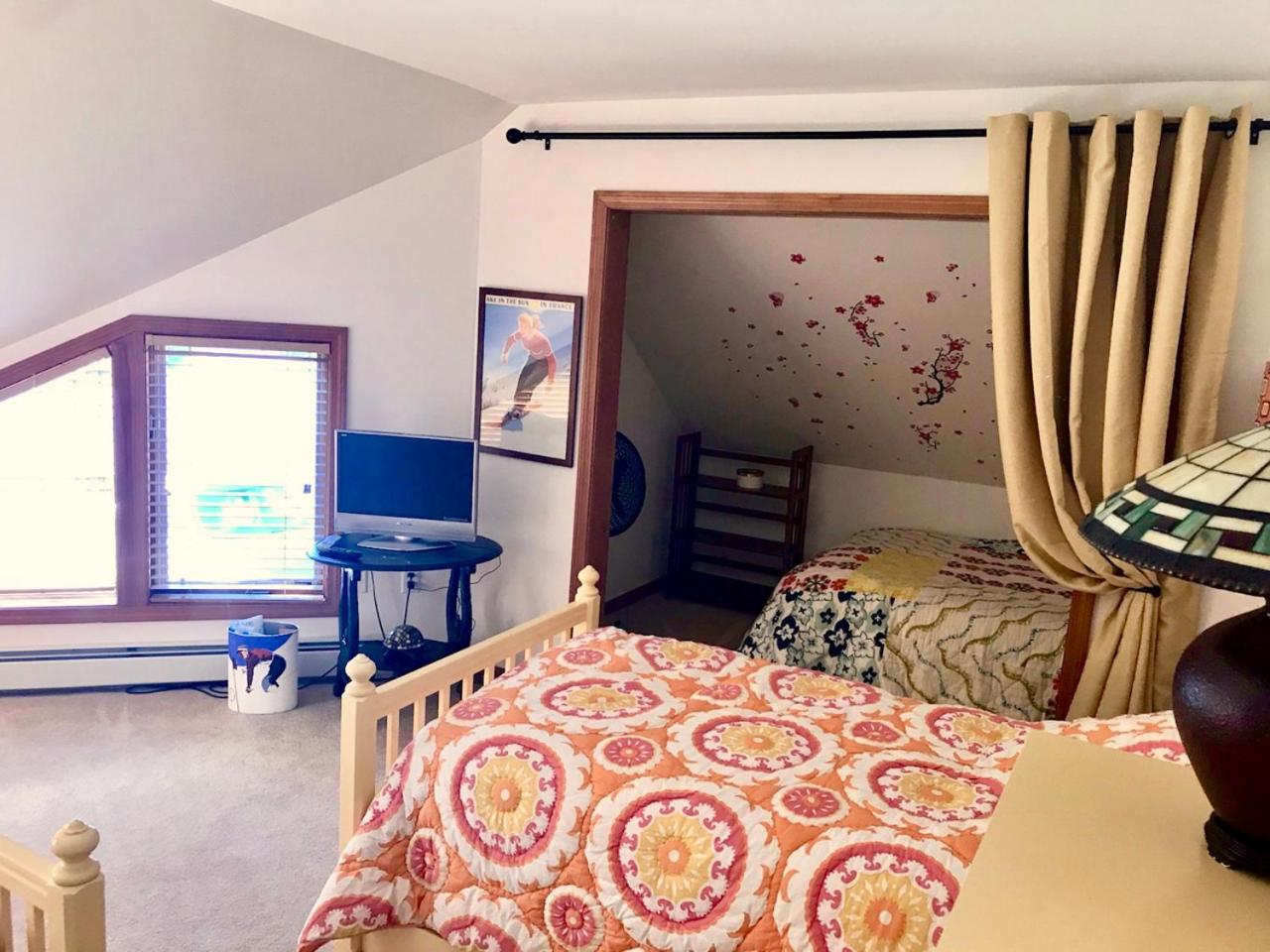C3 Crawford Ridge Townhome with Mt Washington views - just a short walk from ski lodge and slopes view 4