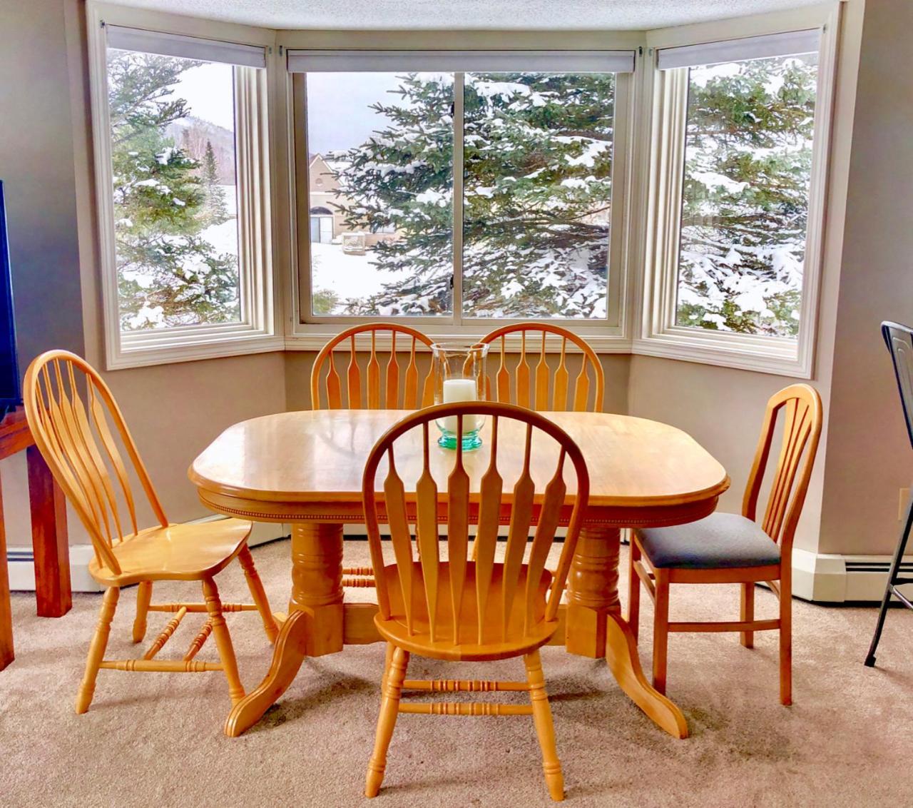 F3 Fairway Village Condo with great mountain views, 8 minute walk from Omni Mount Washington Hotel! view 5