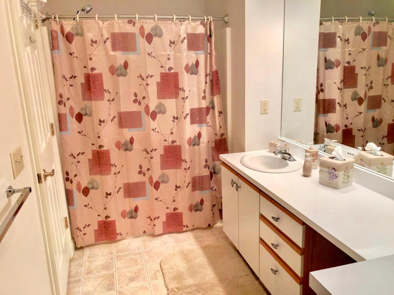 G4 Modern home with AC within walking distance of golf course and Mt Washington Hotel