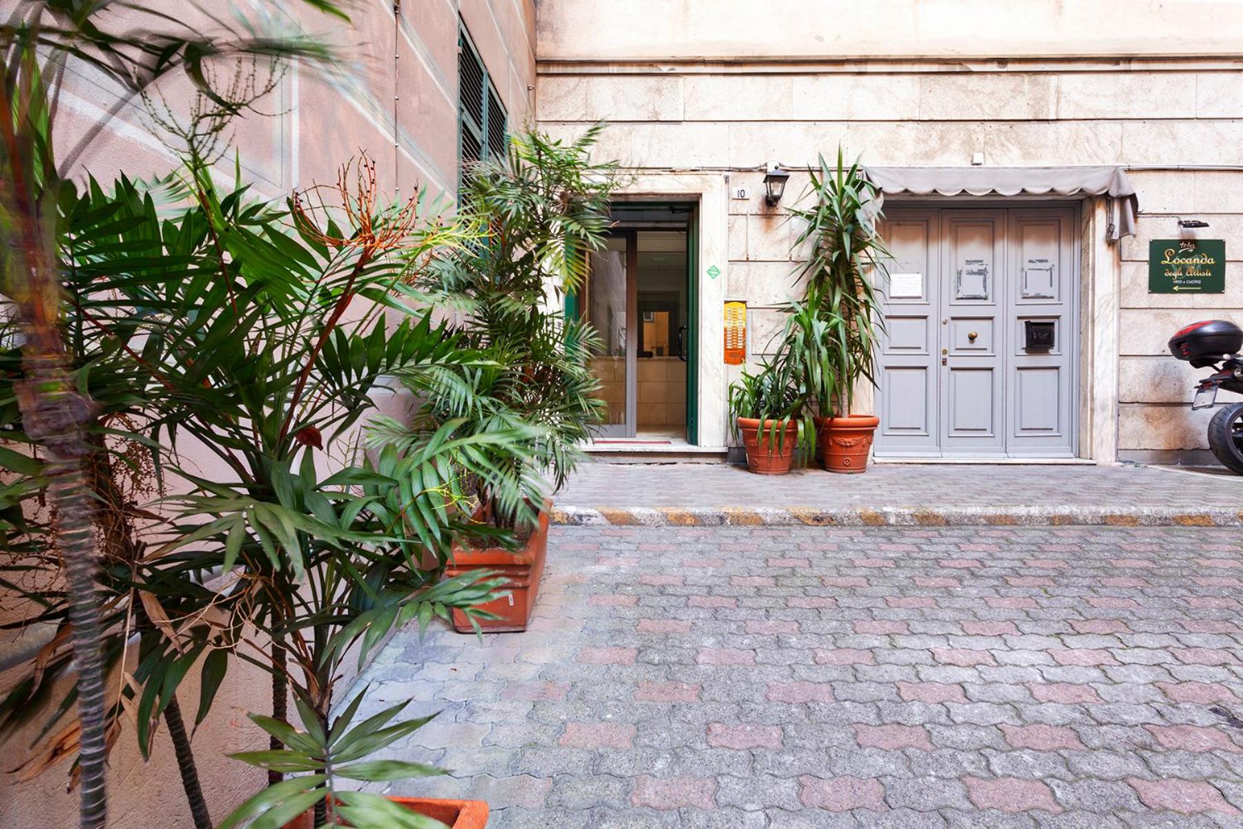 Dock 10 Apartments by Wonderful Italy
