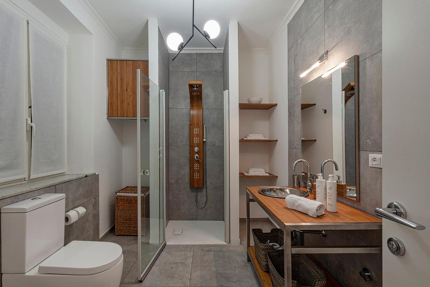 Dock 10 Apartments by Wonderful Italy