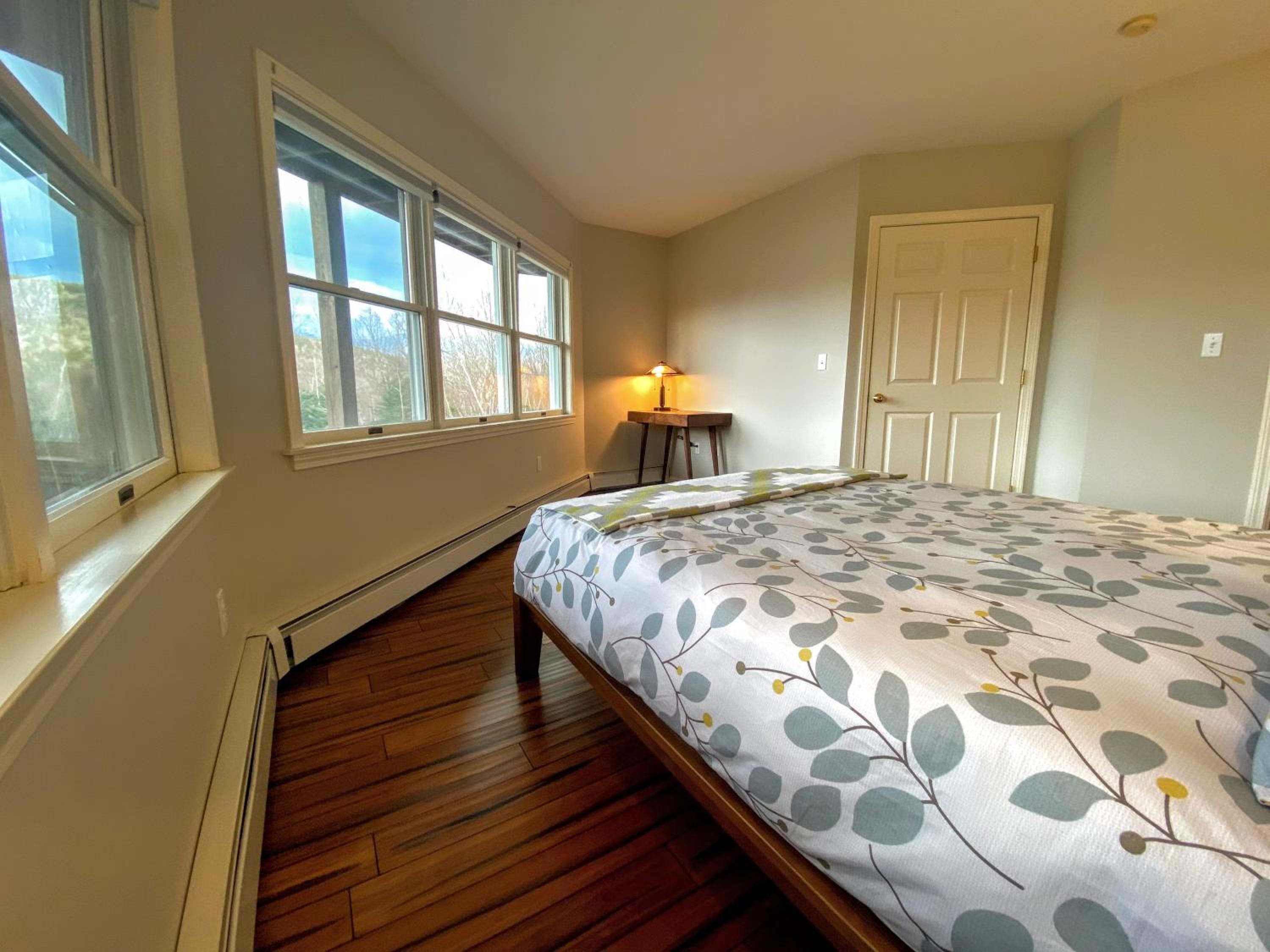 E7 Sunny Bretton Woods private home next to the slopes of Bretton Woods Hot Tub, Wifi