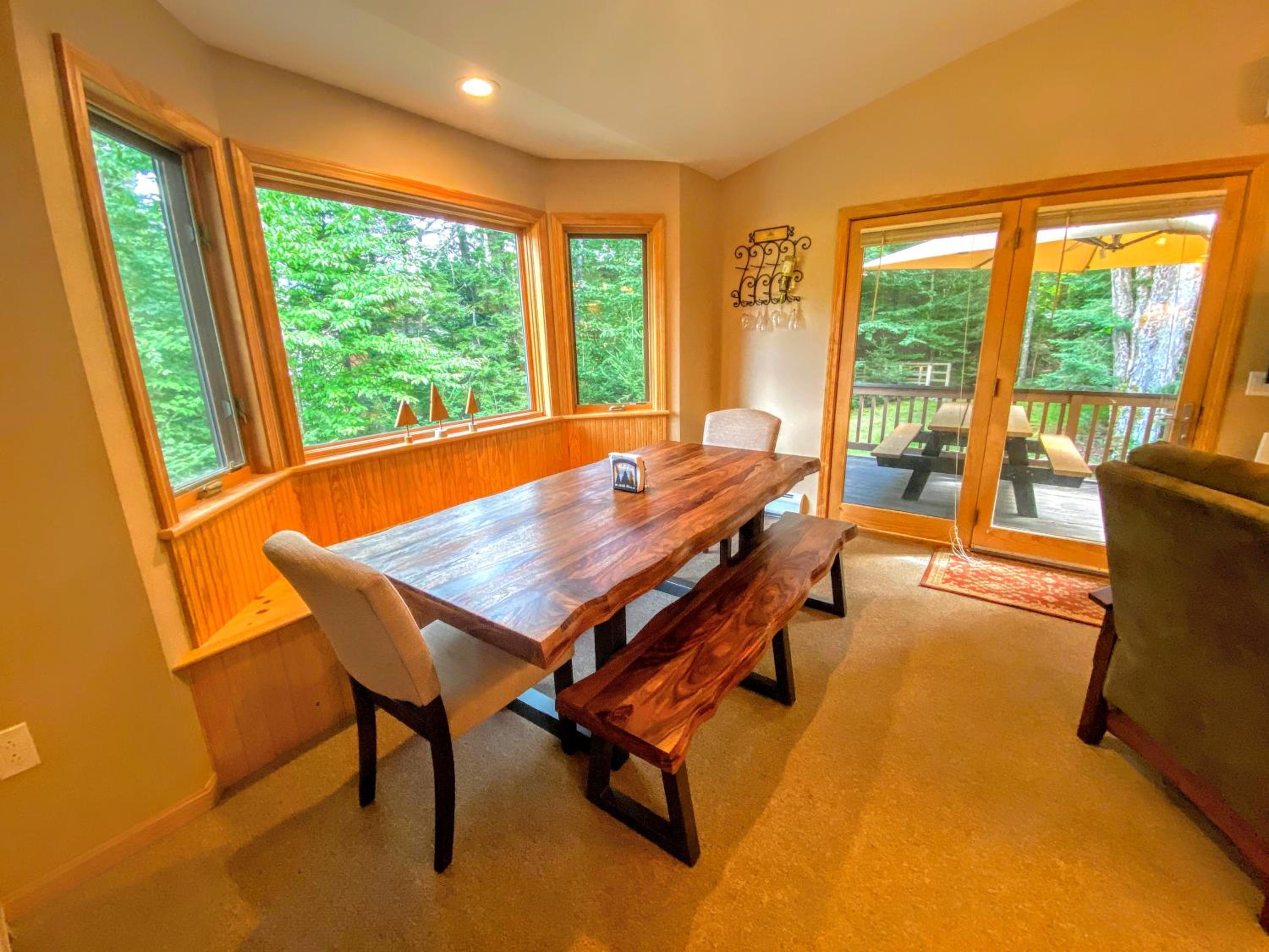 O6 Newly renovated with high class upgrades Great ski access boot warmer ski rack yard AC view 2