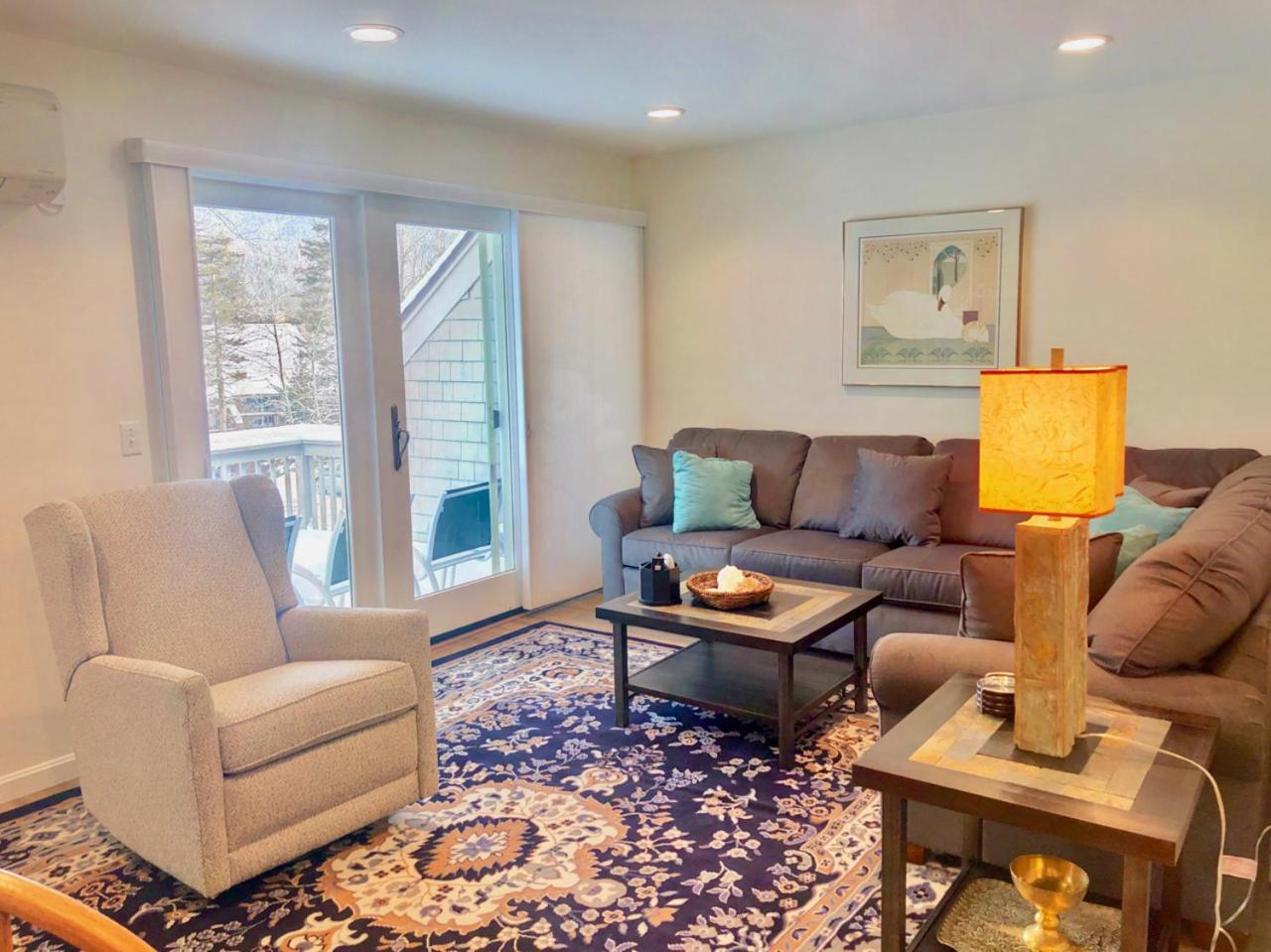 R5 Completely renovated Bretton Woods condo AC unbeatable SKI-IN SKI-OUT location Fast wifi view 4