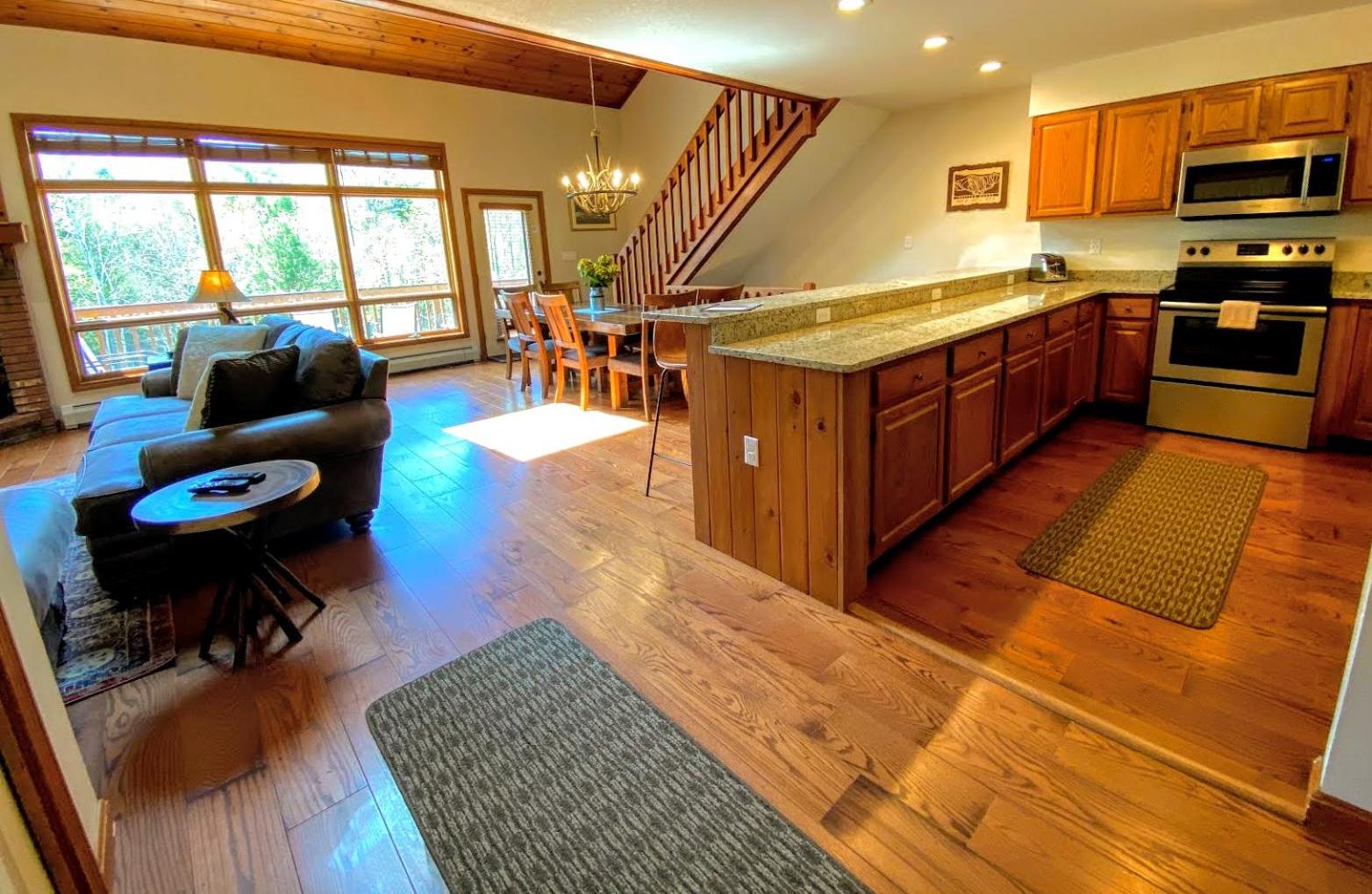 W7 Fully Renovated Townhouse in Bretton Woods with fantastic ski slope views fast WiFi view 5