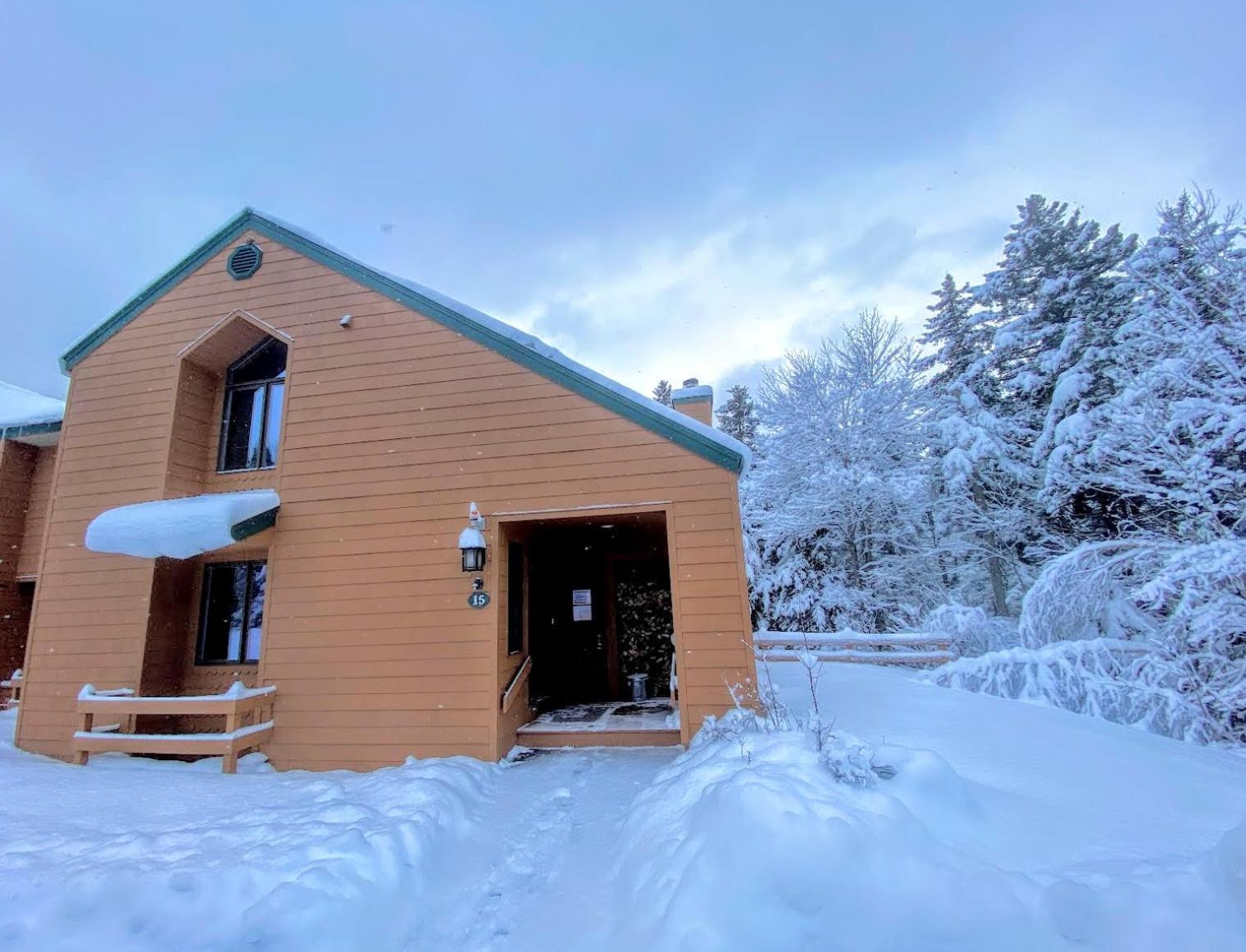 W2 Mount Washington Place Townhome for winter seasonal 1 minute to ski slopes reliable WiFi view 2