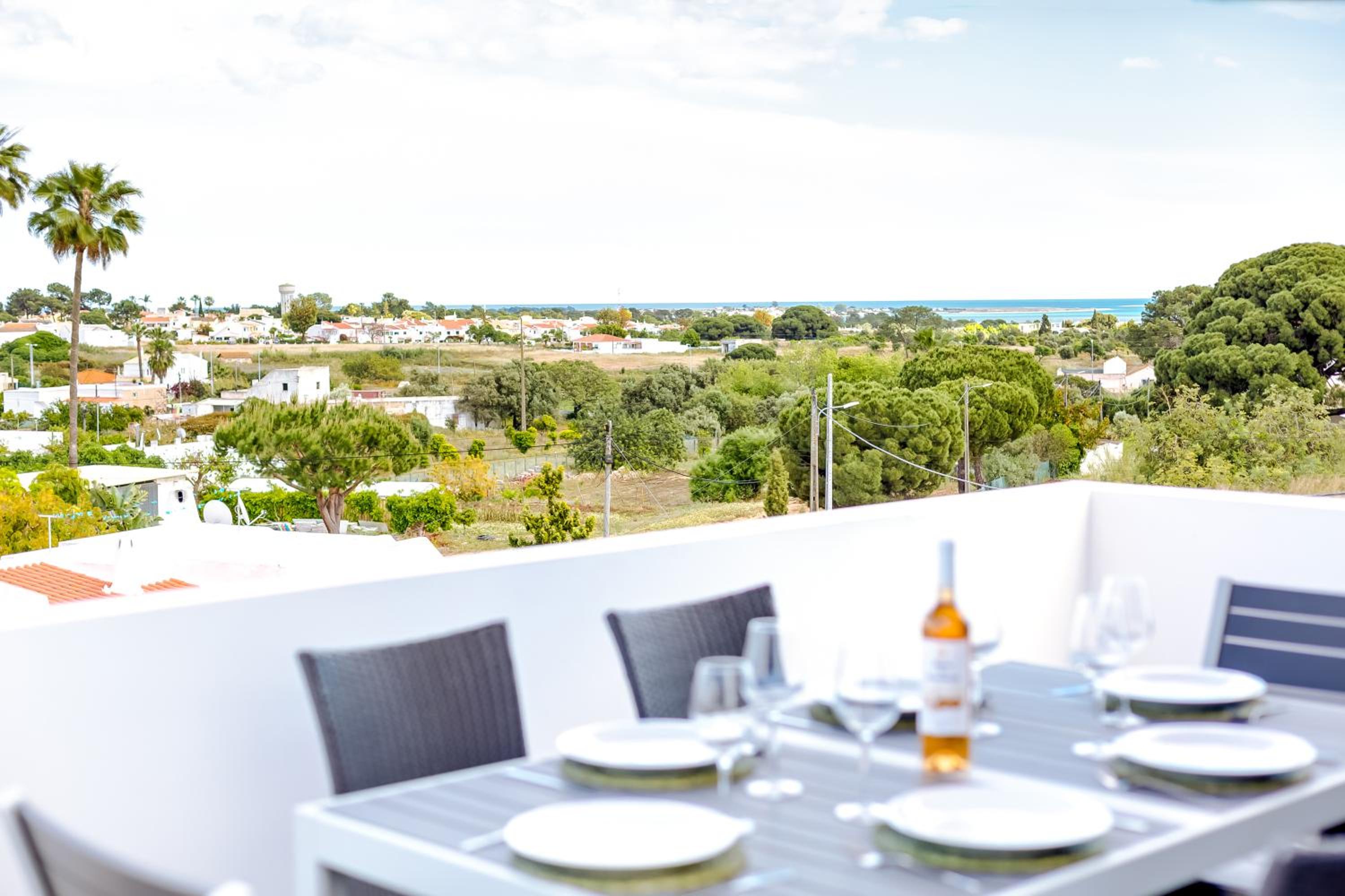 Hotel SEA VIEW LARANJEIRAS - Image 1