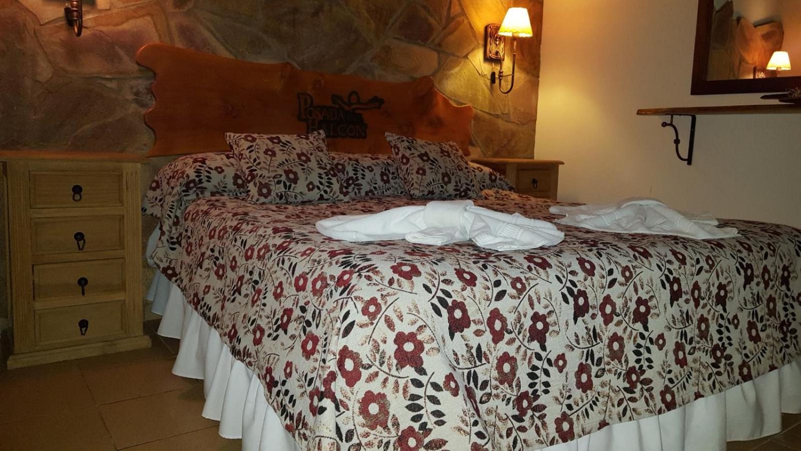Posada del Halcón - Cabañas y Suites