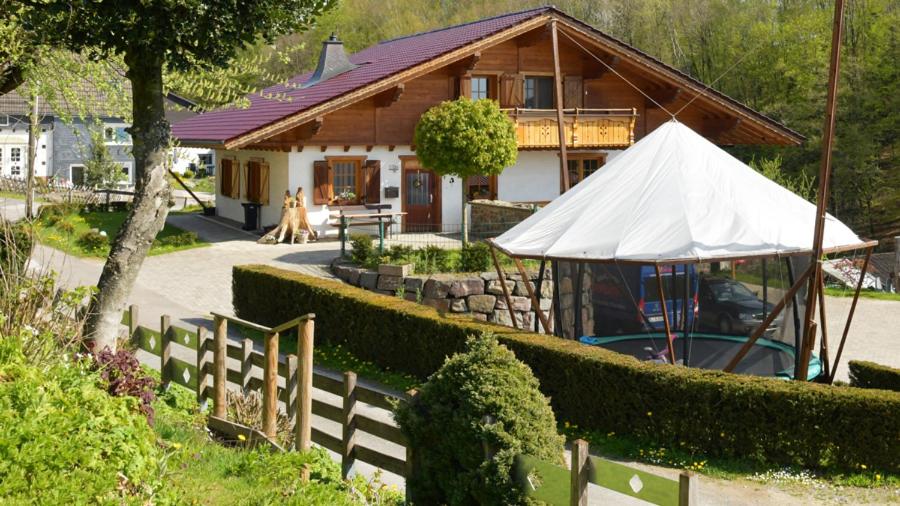 Haus Alpenrose zum Vic view 3
