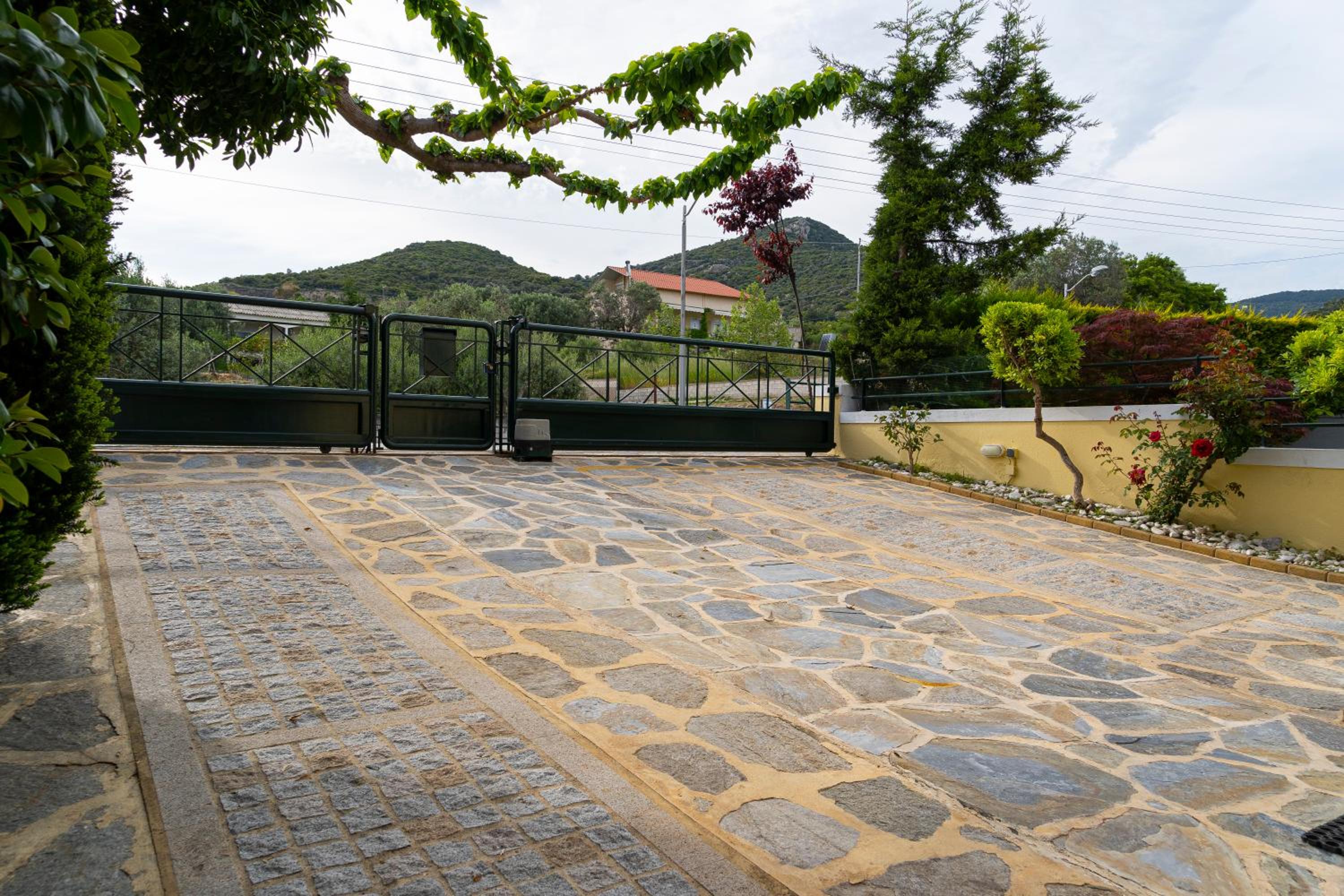 Sea Path Apartment view 4