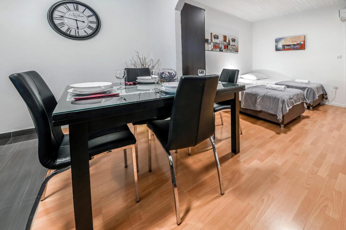 Apartments Lada