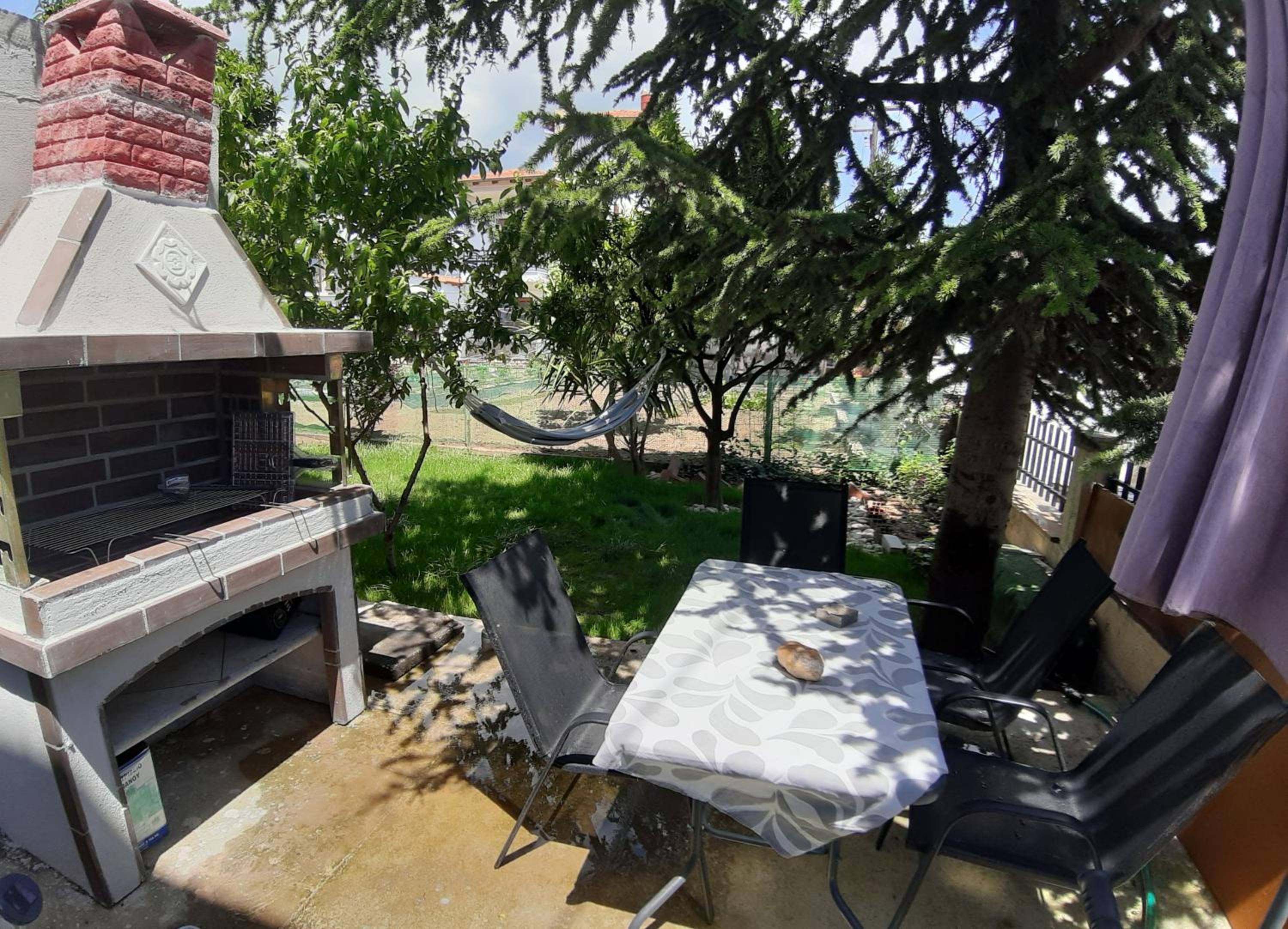 Soula's Sunshine Green Apartment view 3