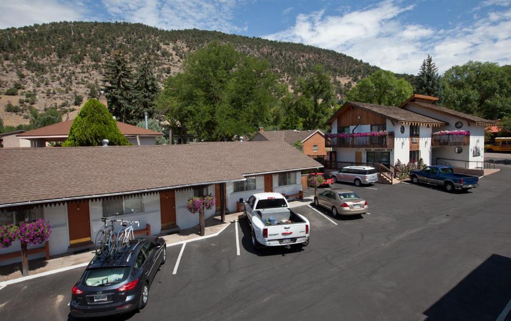 Starlight Lodge