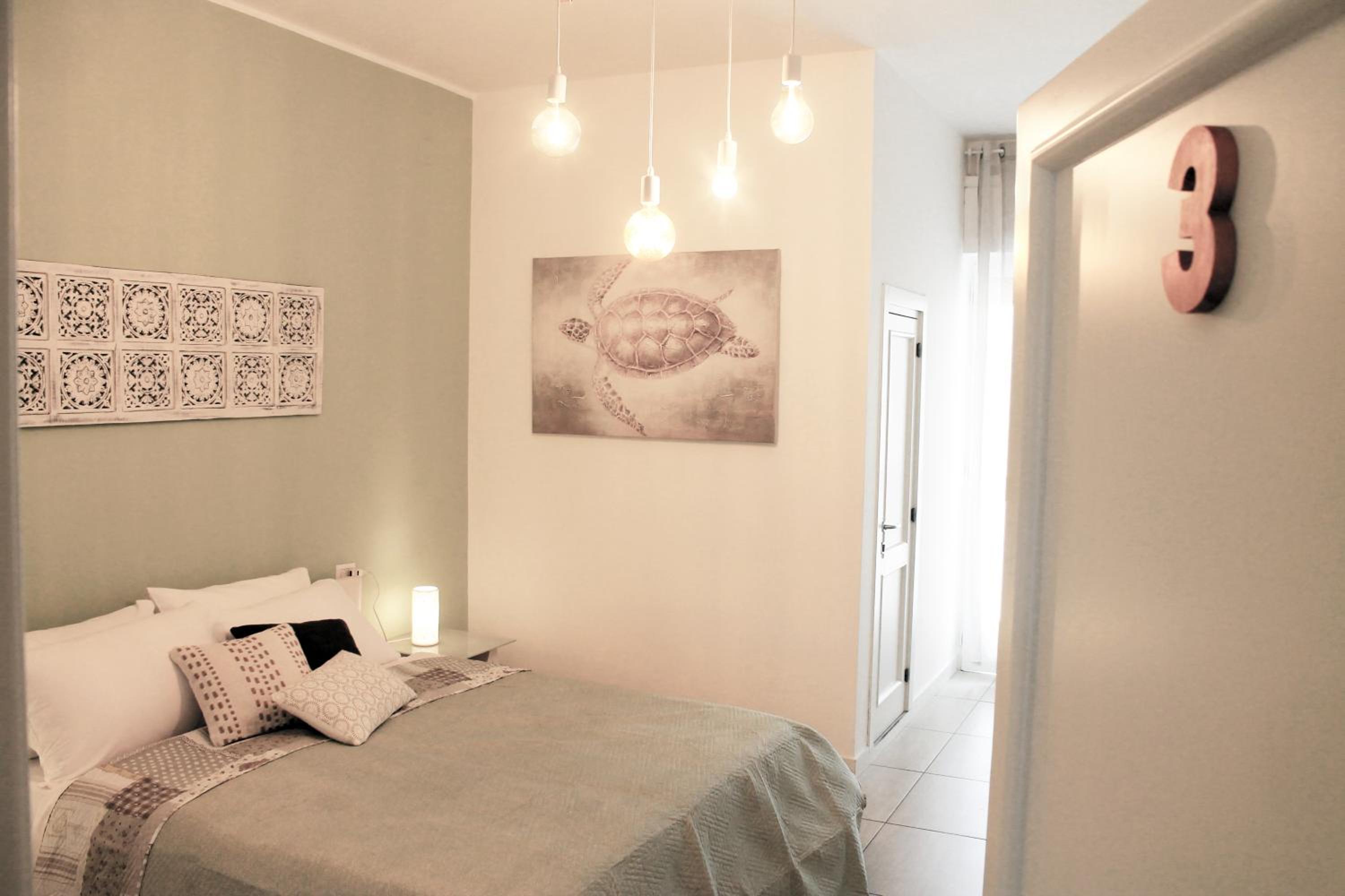 BARI ROOMS Suite Station en Bari — hotel room