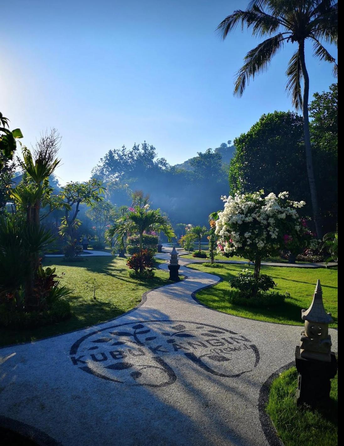 Kubu Kangin Resort