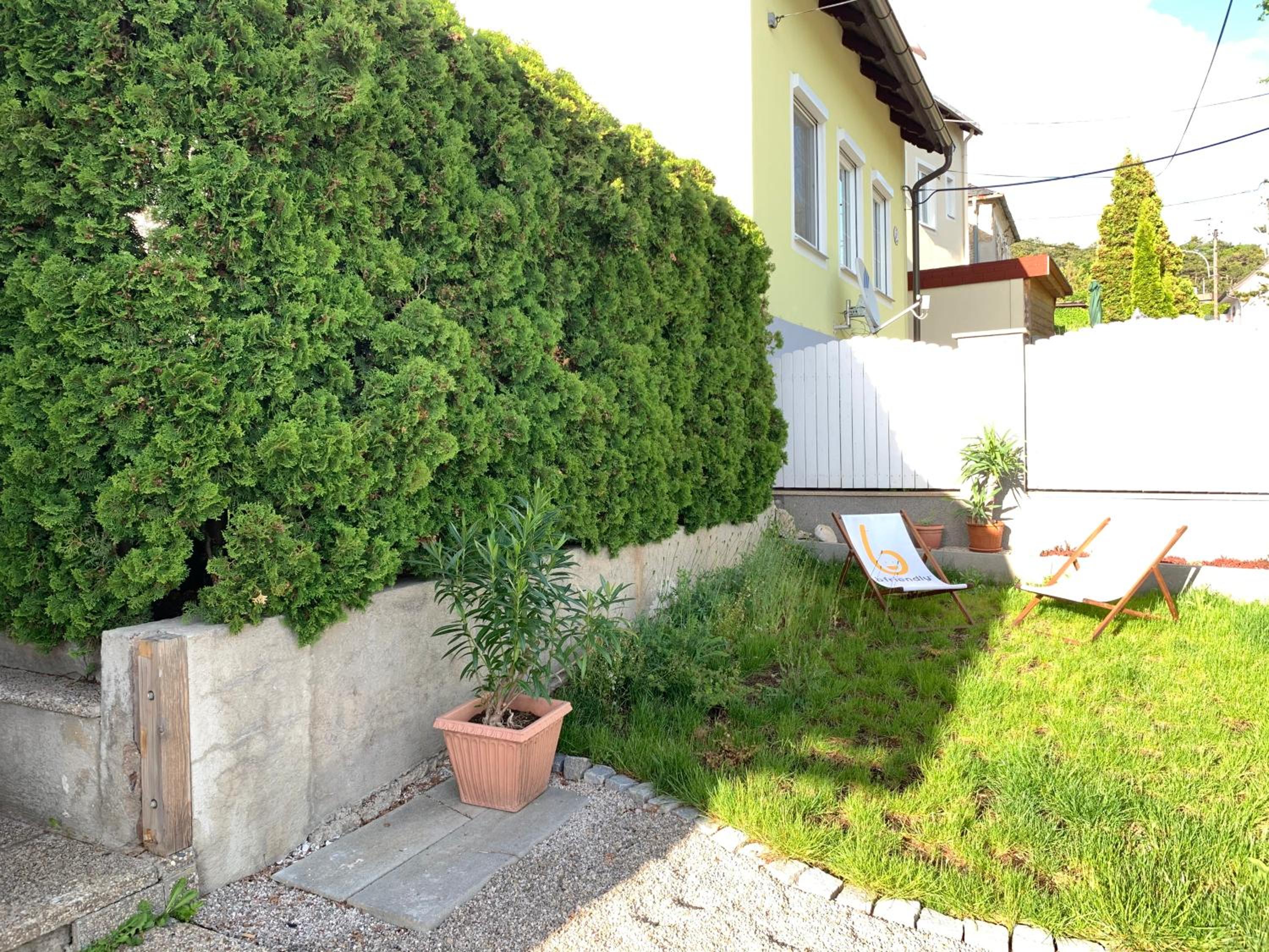 revLIVING Haus Clara am Berg mit kleinem Garten