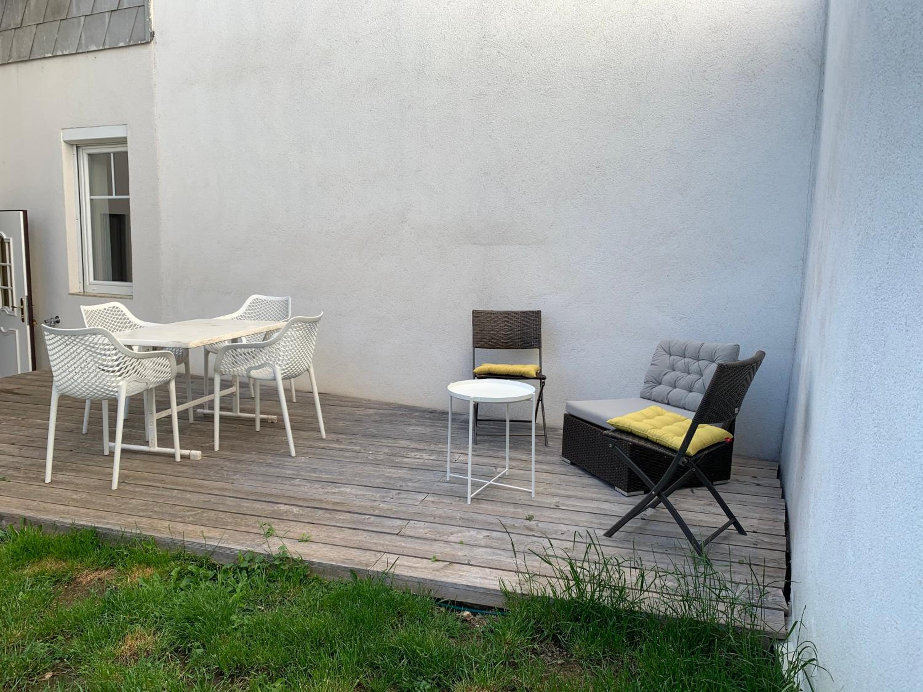 revLIVING Haus Clara am Berg mit kleinem Garten