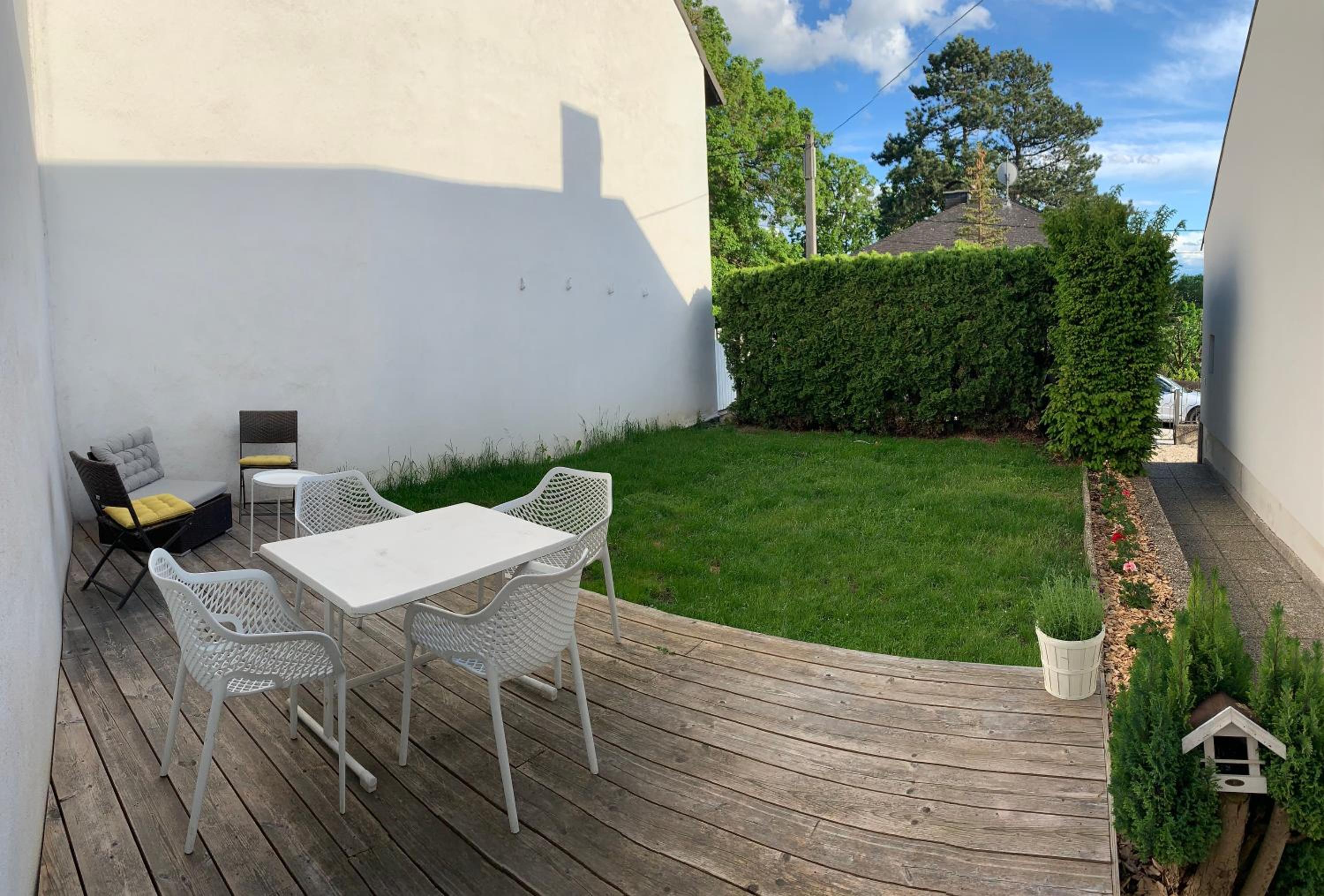 revLIVING Haus Clara am Berg mit kleinem Garten