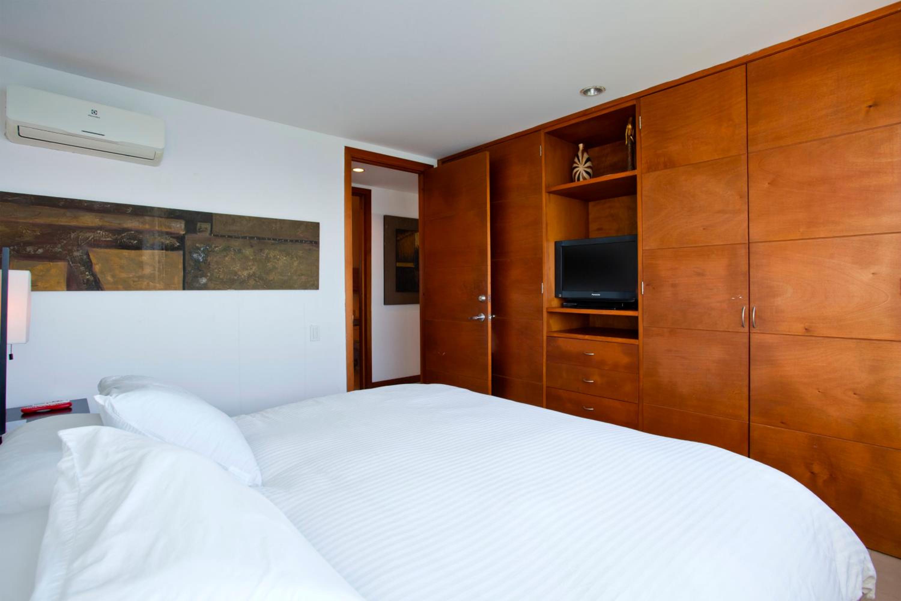 Palmetto Penthouse Deluxe Beautiful view and sunset floor 39