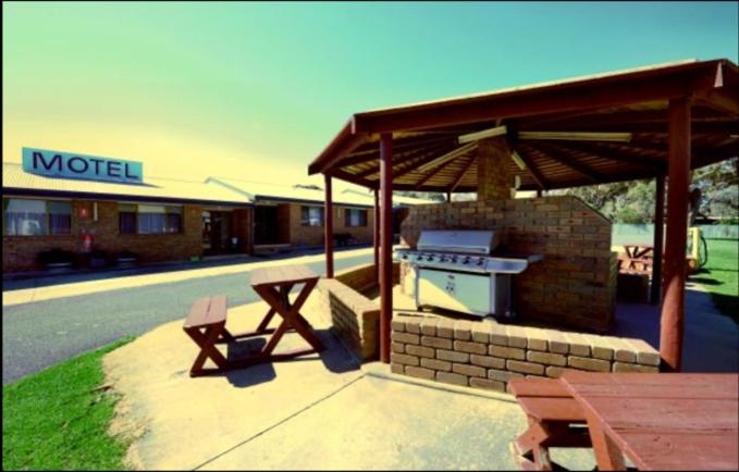 Marlo Caravan Park & Motel view 2