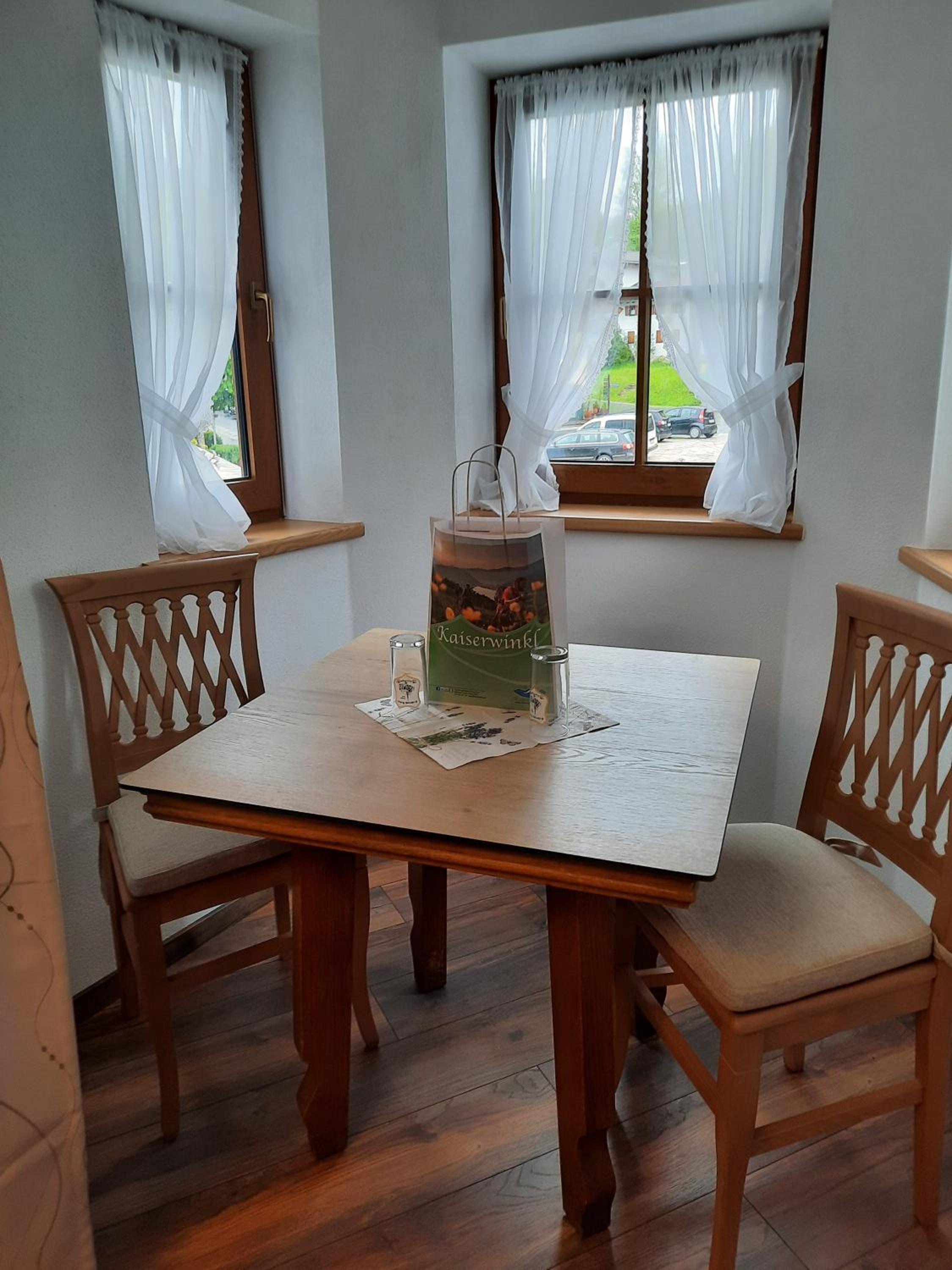 Gasthof Erzherzog Rainer - Zimmer und Ferienwohnung