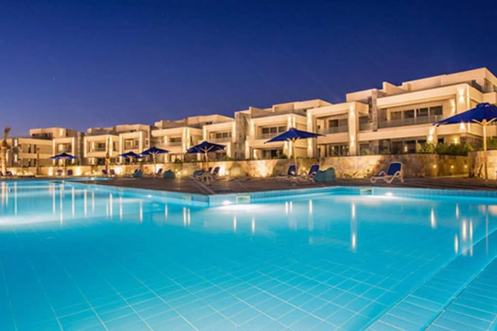 La Vista Topaz Sokhna - Garden Chalet with Jacuzzi & private entrance, on the Pool & near the beach view 2