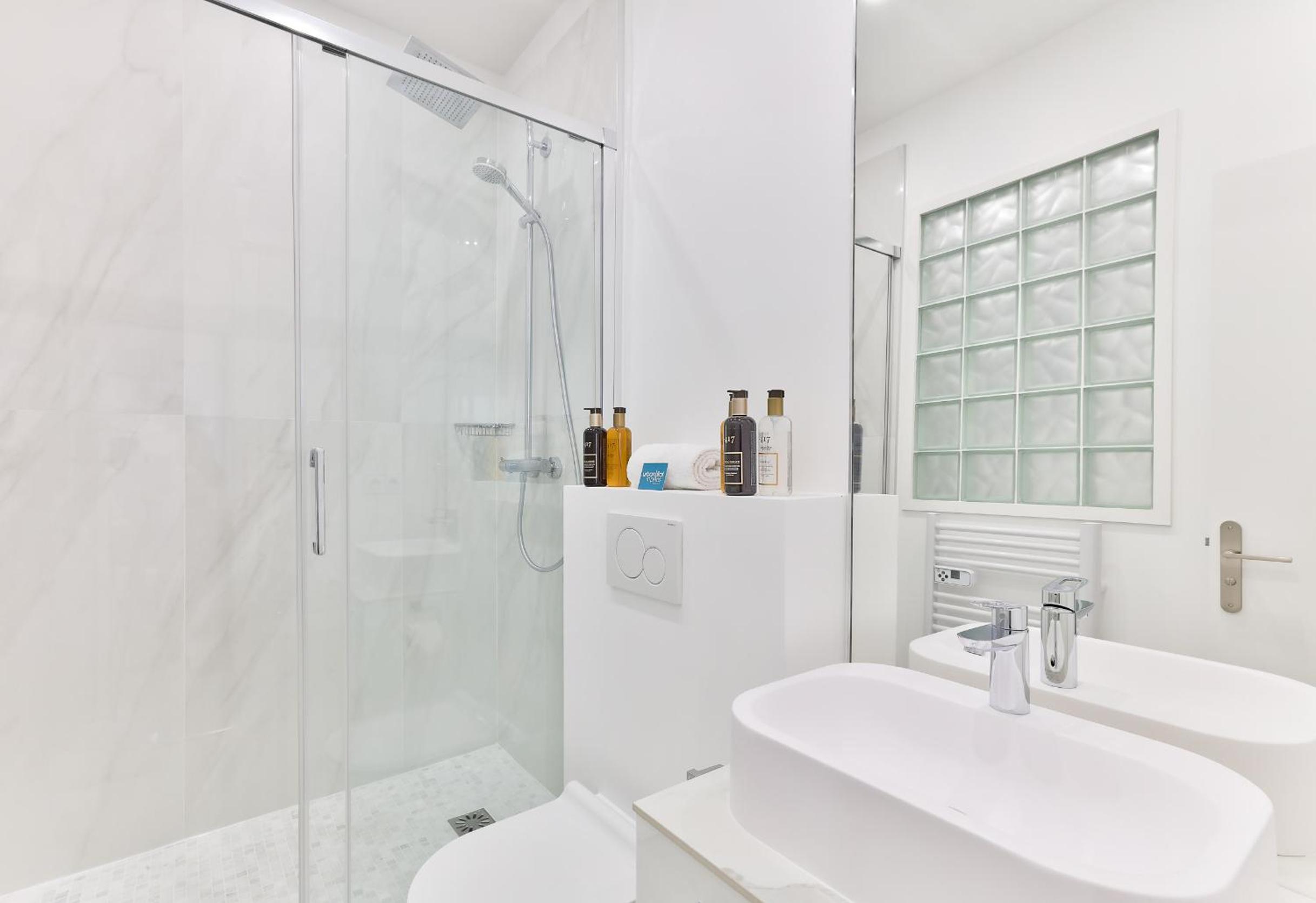127 - Urban Beautiful 4BR in Montorgueil