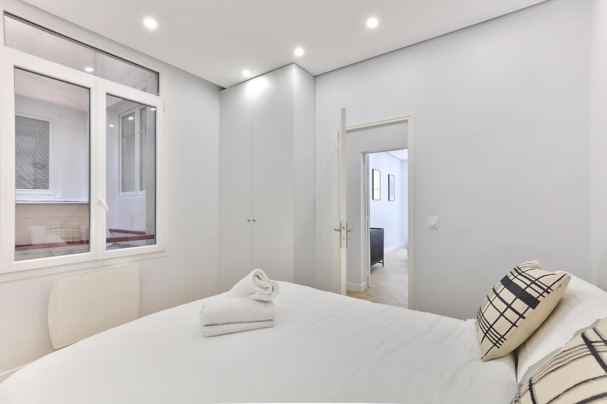 127 - Urban Beautiful 4BR in Montorgueil
