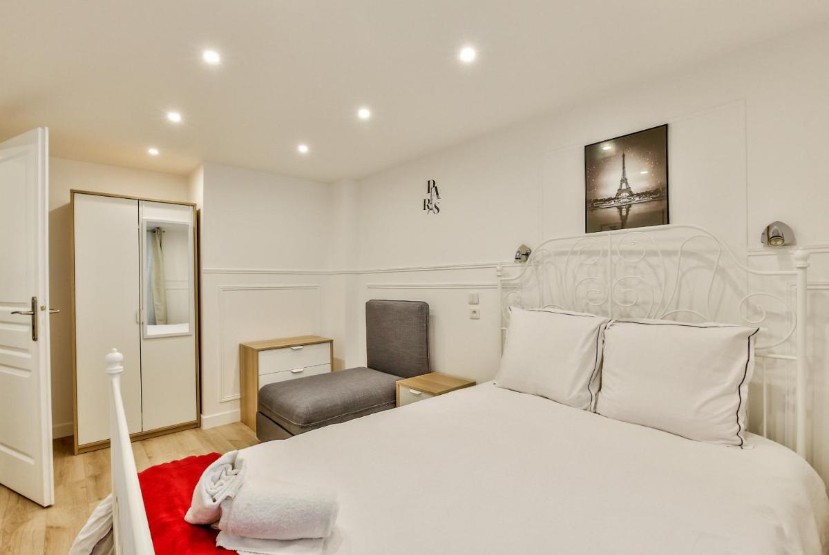 13 Luxury Flat eiffel design 2