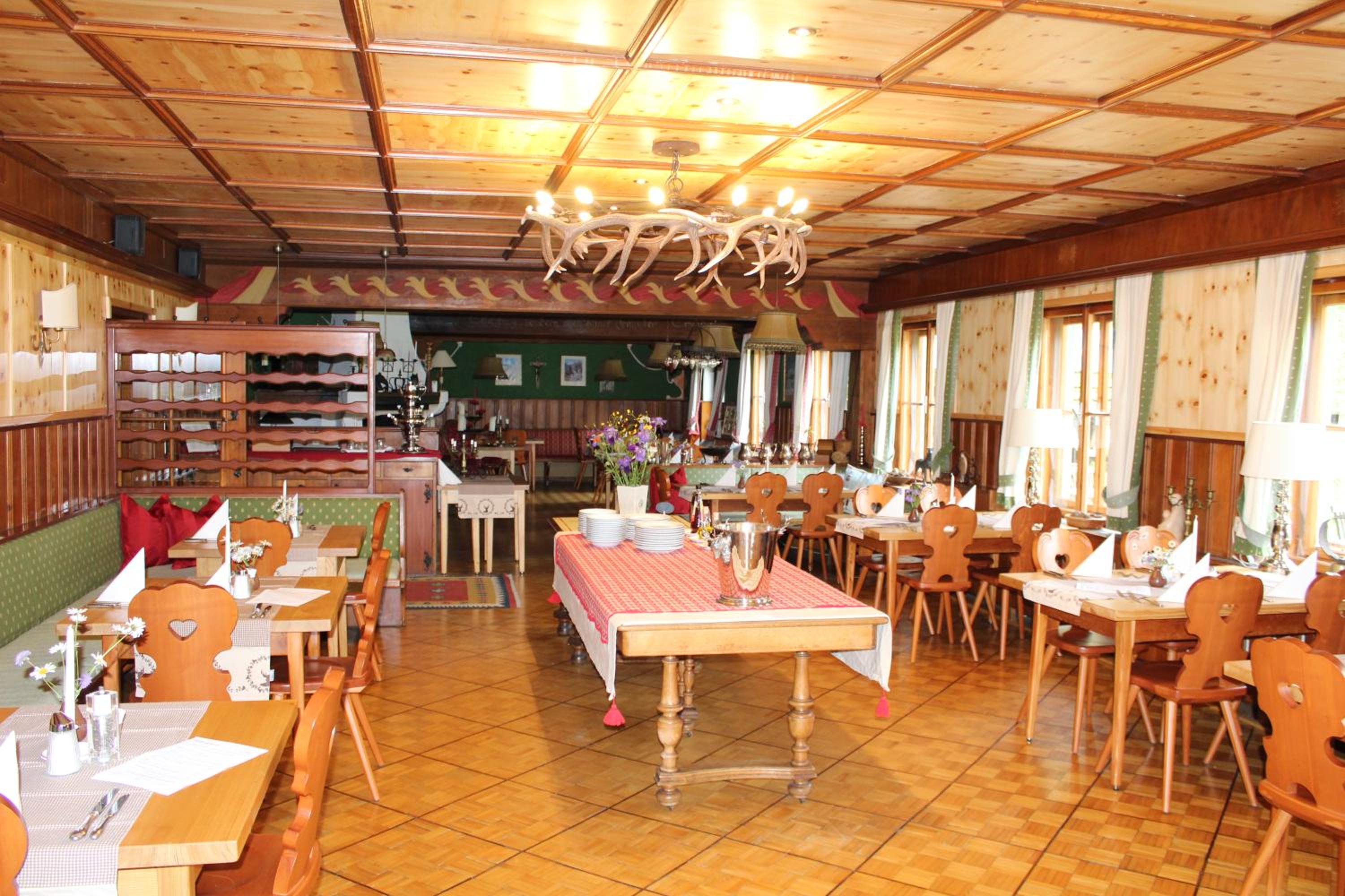 Schlosswirt Chalets & Apartments