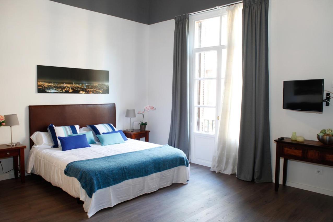 Colom Apartments