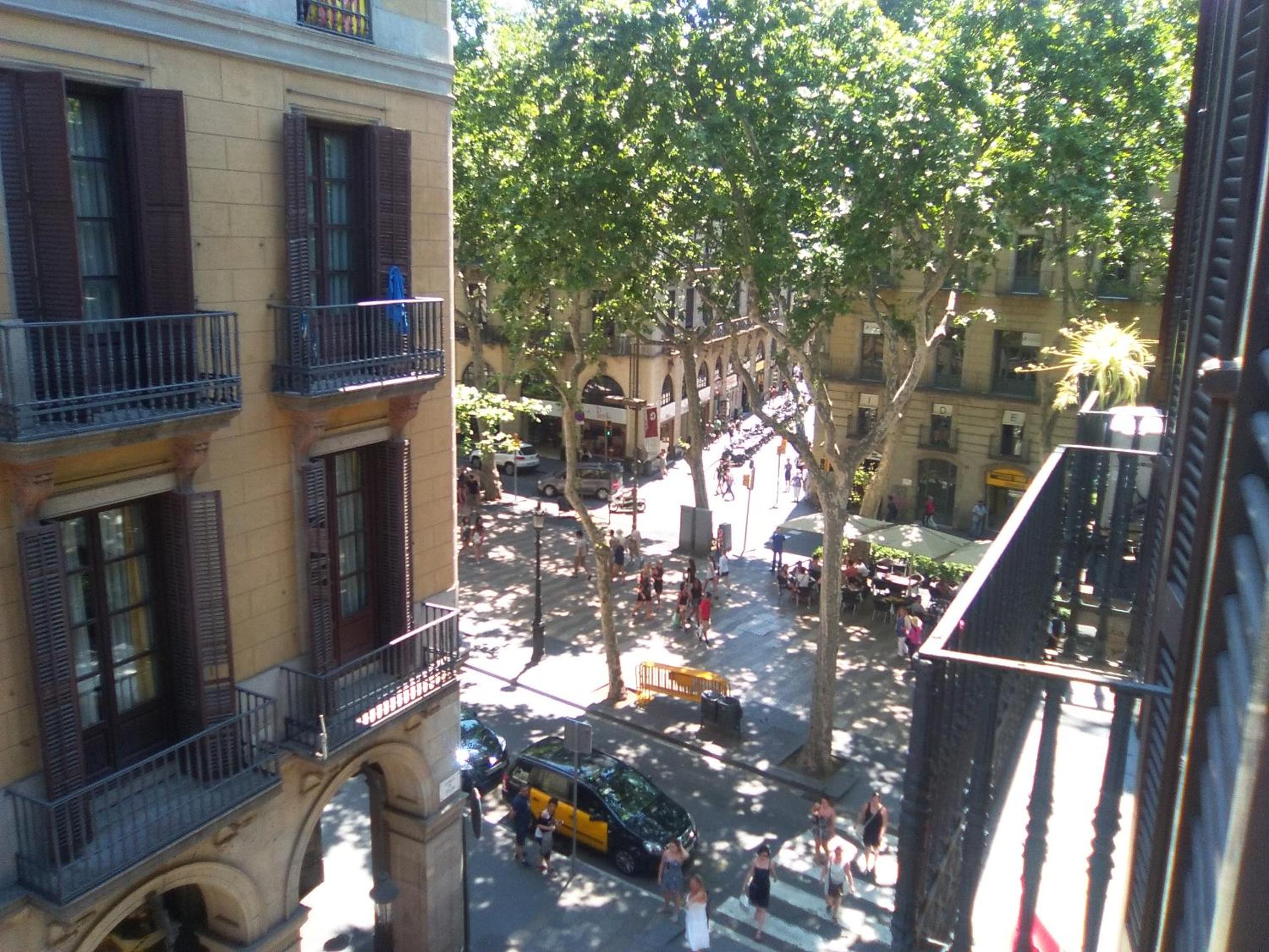 Colom Apartments