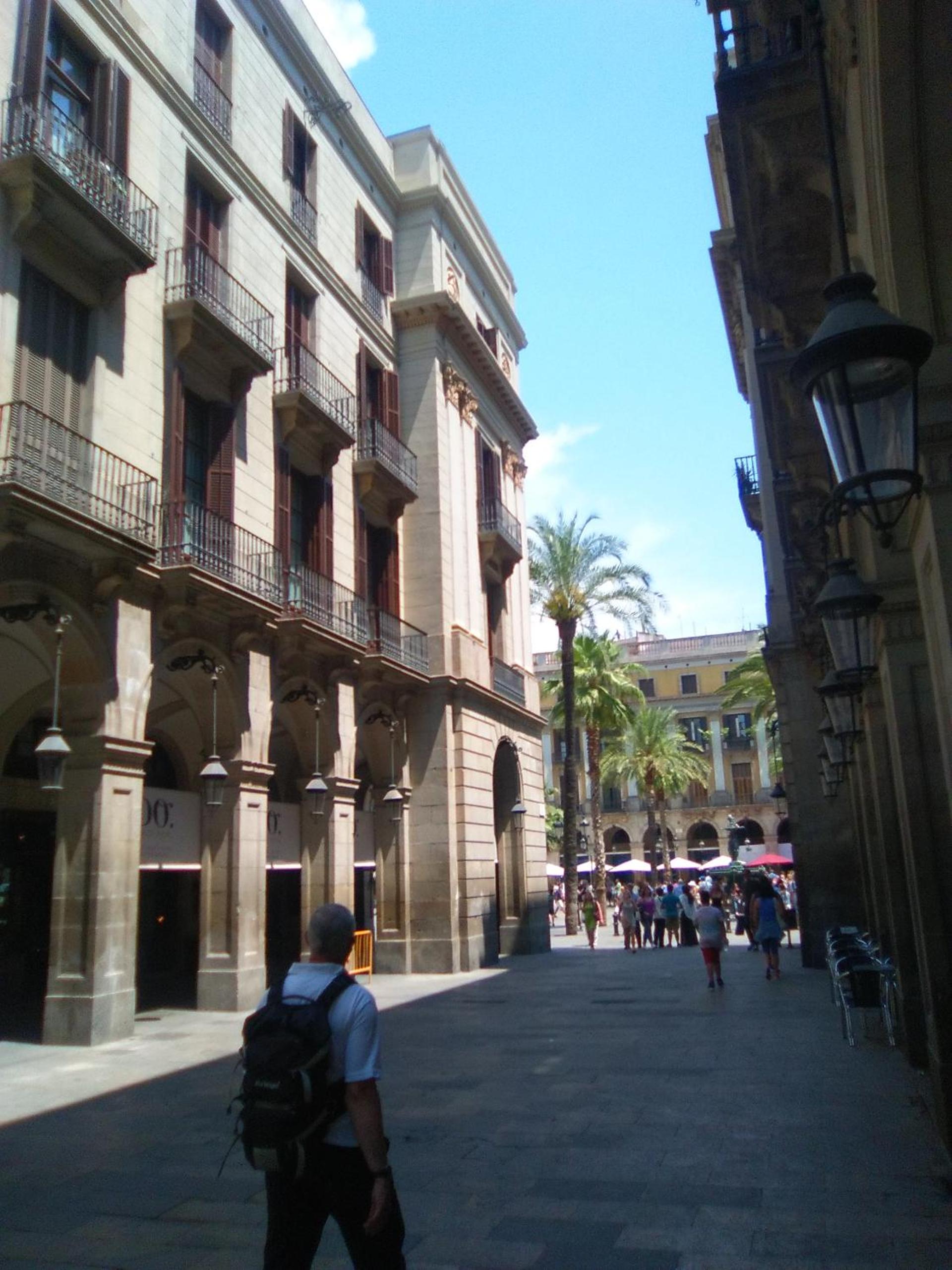 Colom Apartments
