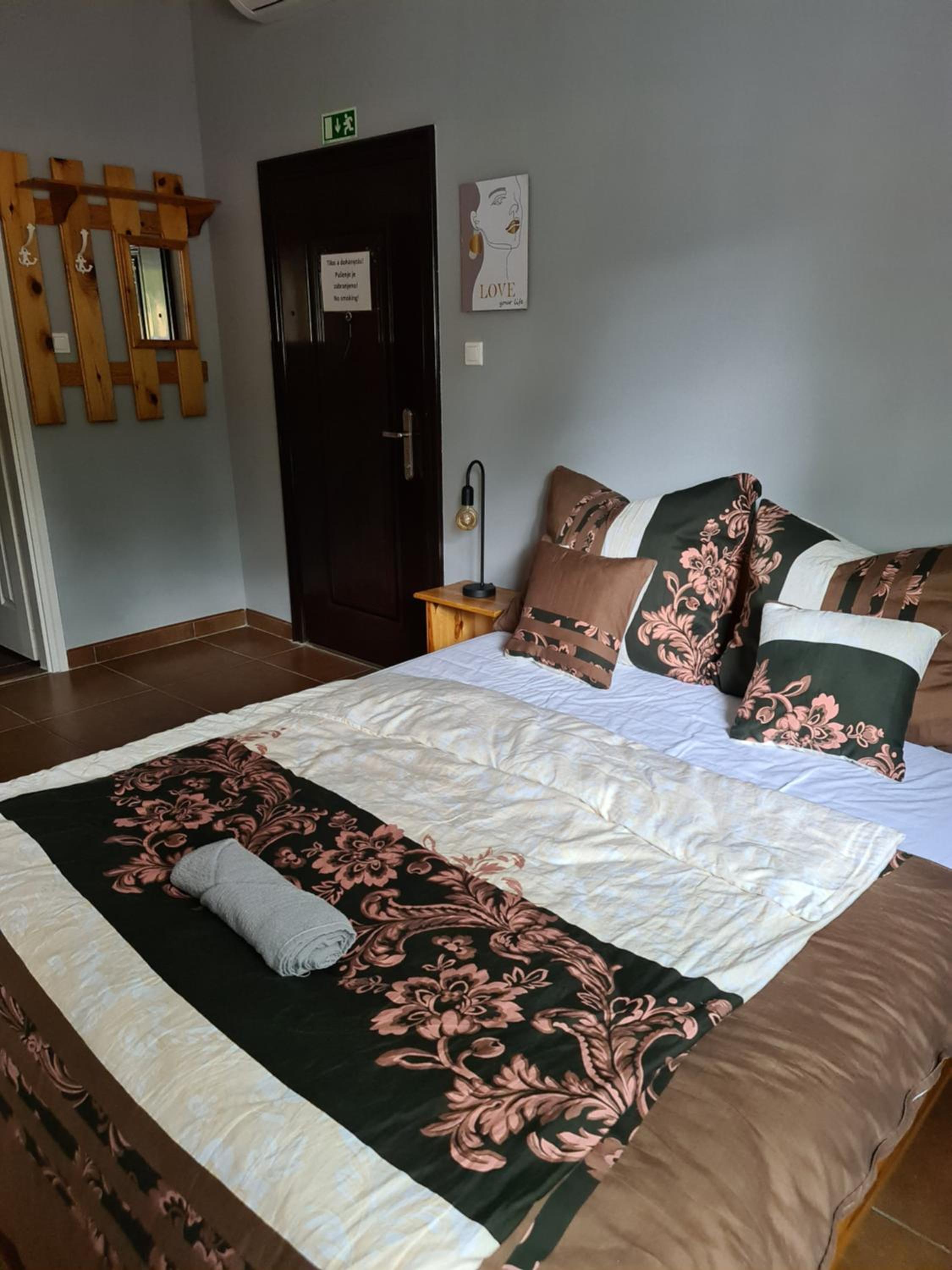 Amina Apartman view 5