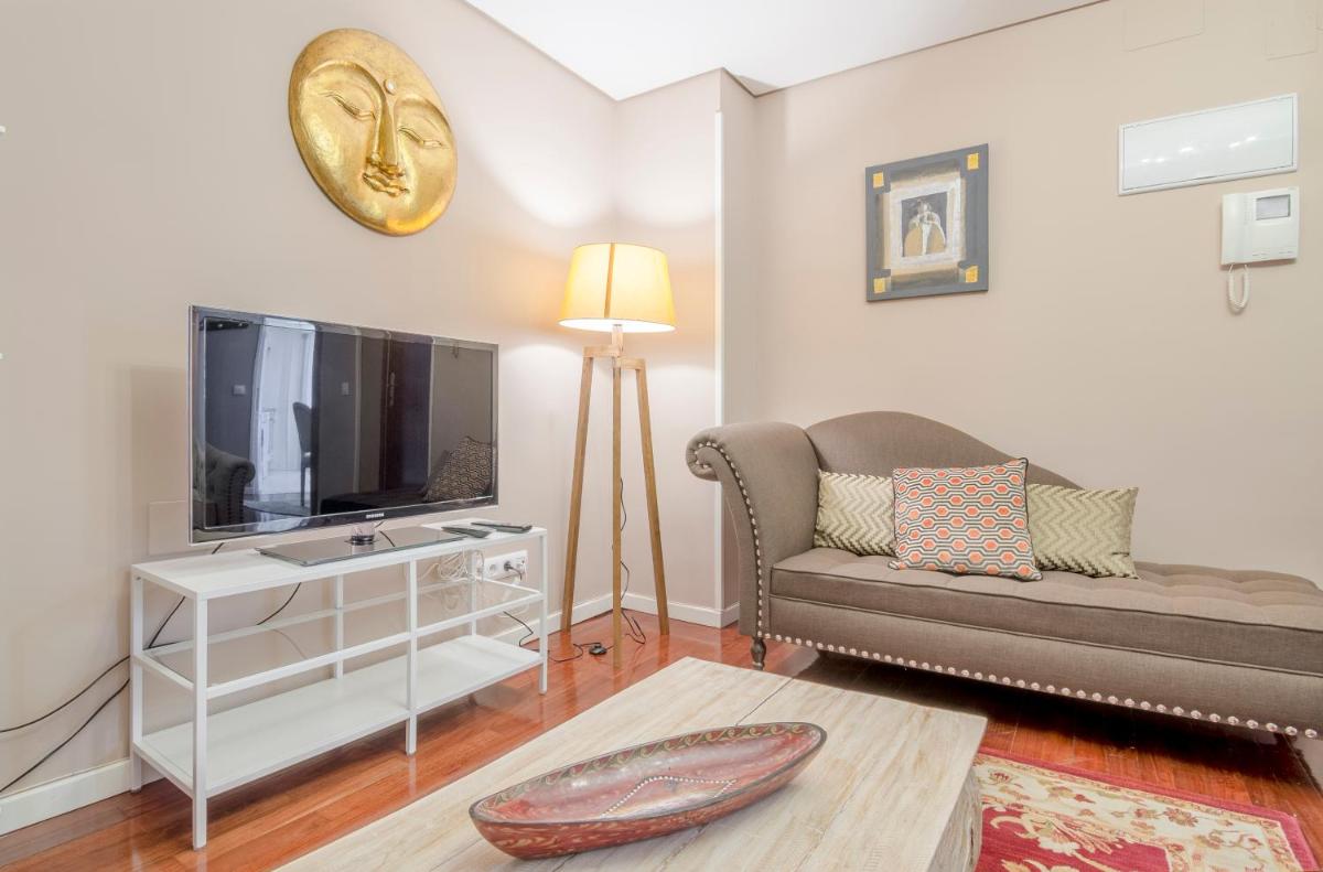Descalzas Reales Apartment view 2