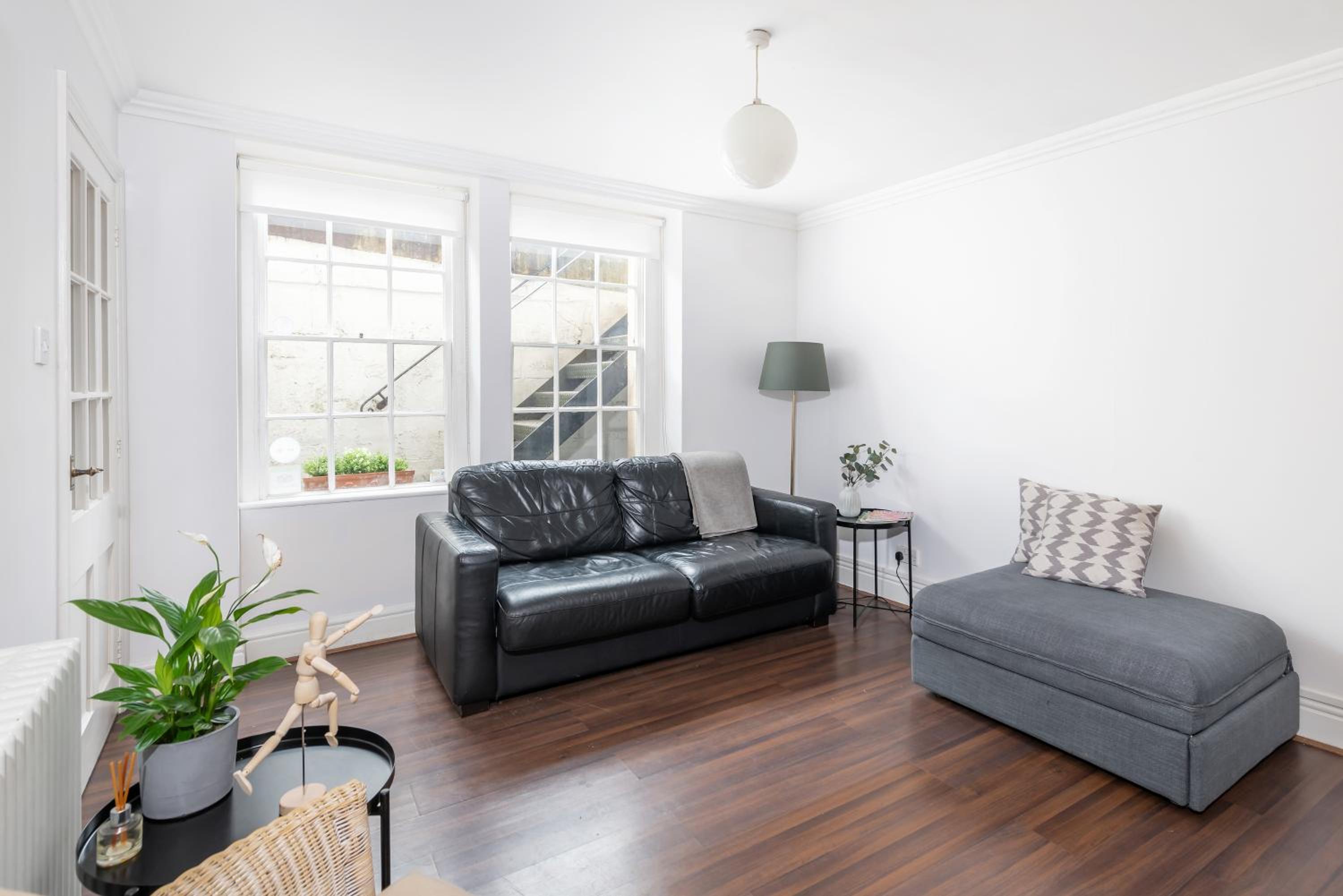 Ainslie's Apartment Belvedere view 2
