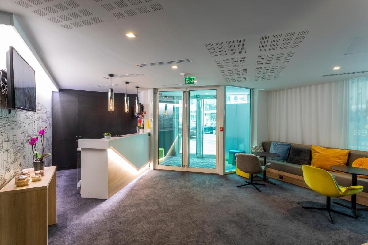 hotel reception