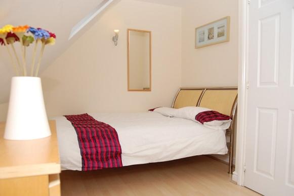 Fantastic 4 bed house with 3 bathrooms in pleasant location