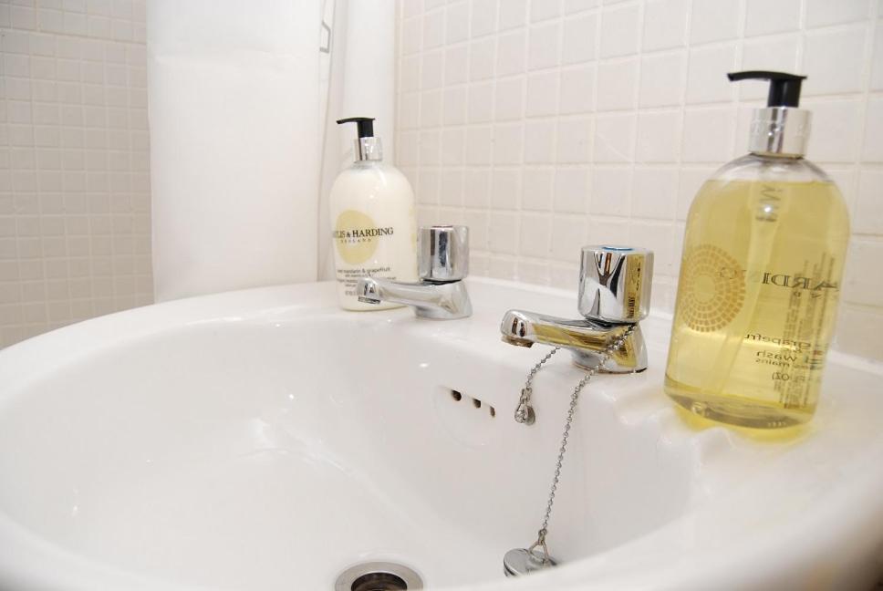 Fantastic 4 bed house with 3 bathrooms in pleasant location