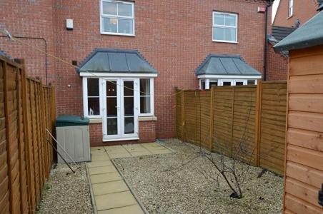 Fantastic 4 bed house with 3 bathrooms in pleasant location