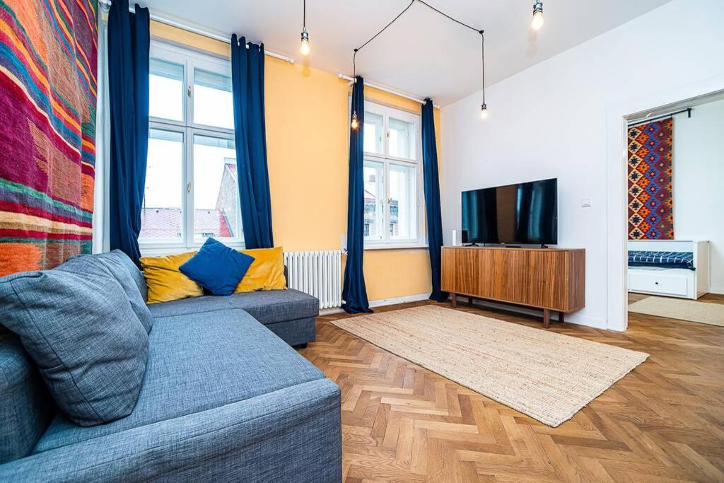 Elegant, modern, 2-bed flat by Museum of Prague