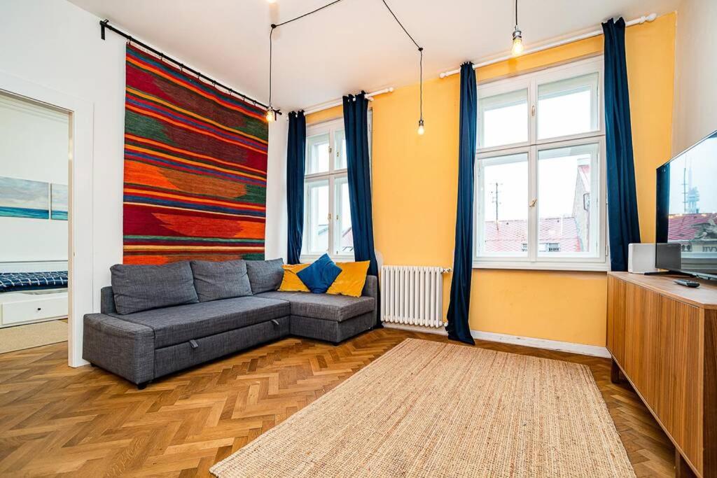 Elegant, modern, 2-bed flat by Museum of Prague