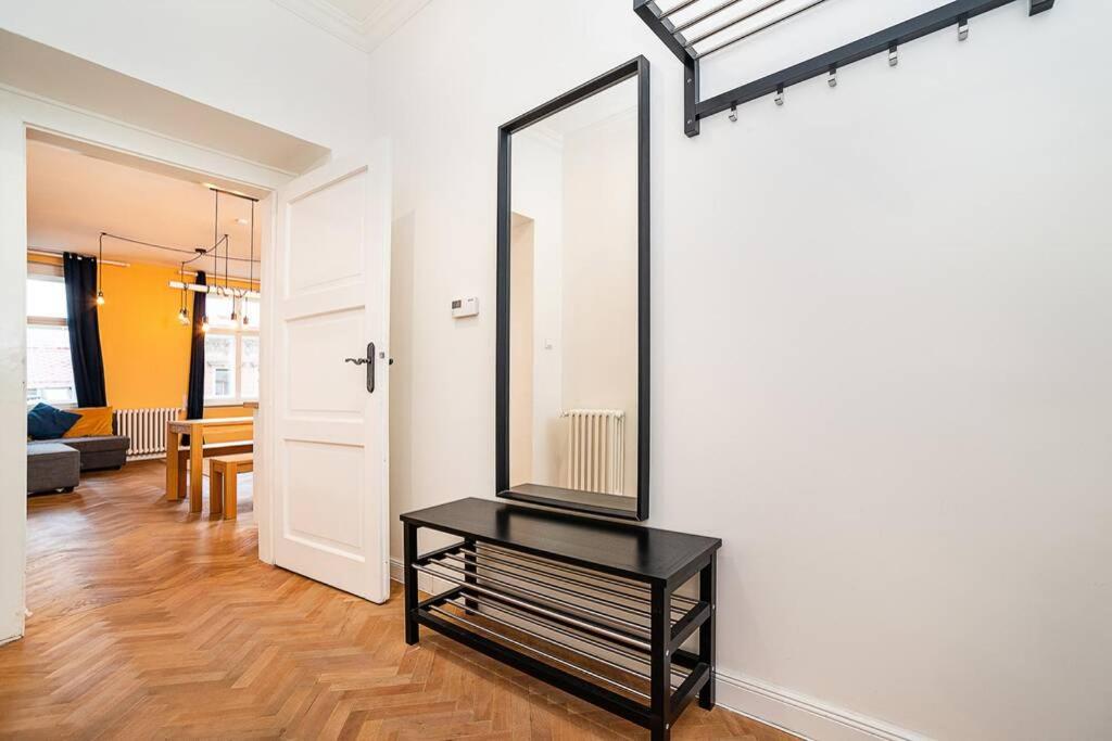 Elegant, modern, 2-bed flat by Museum of Prague