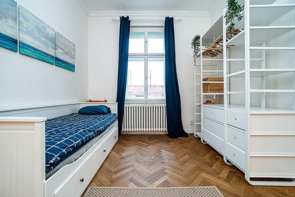 Elegant, modern, 2-bed flat by Museum of Prague