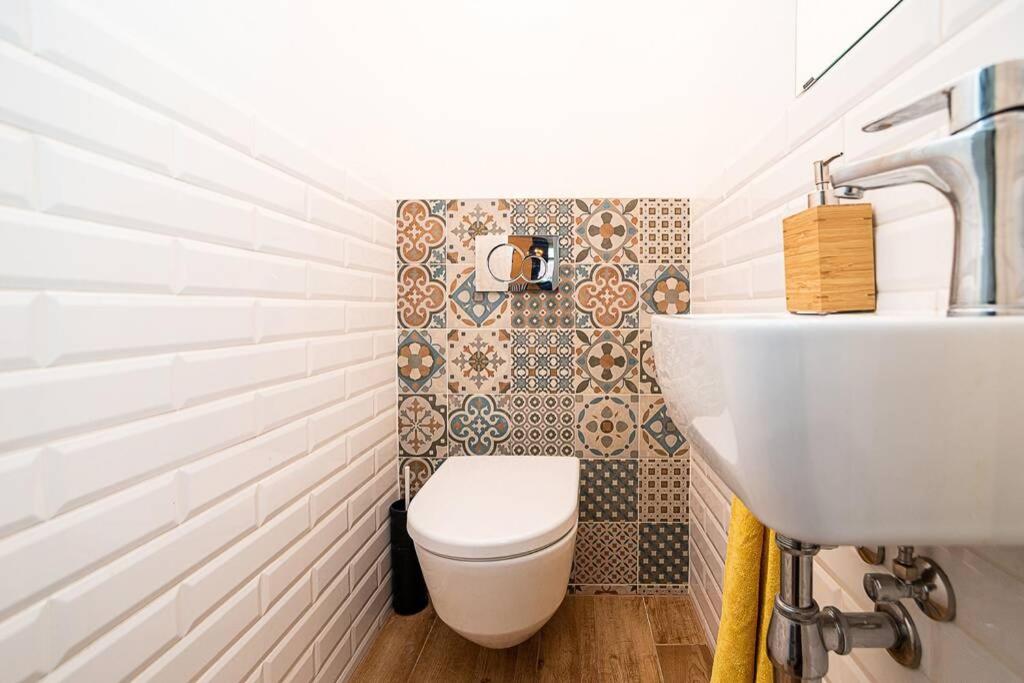 Elegant, modern, 2-bed flat by Museum of Prague